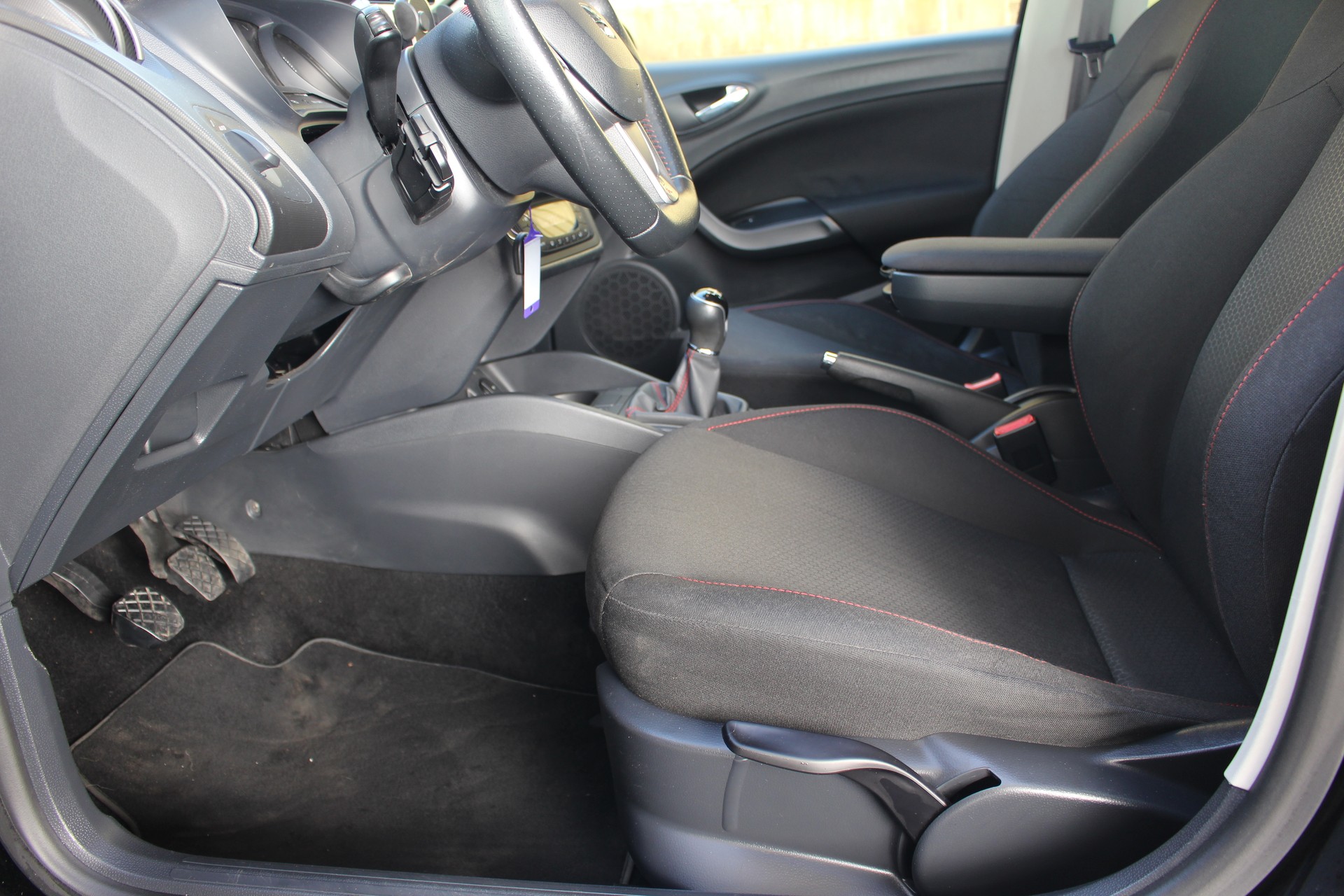 SEAT Ibiza 1.2 TSI FR Viva-image-5