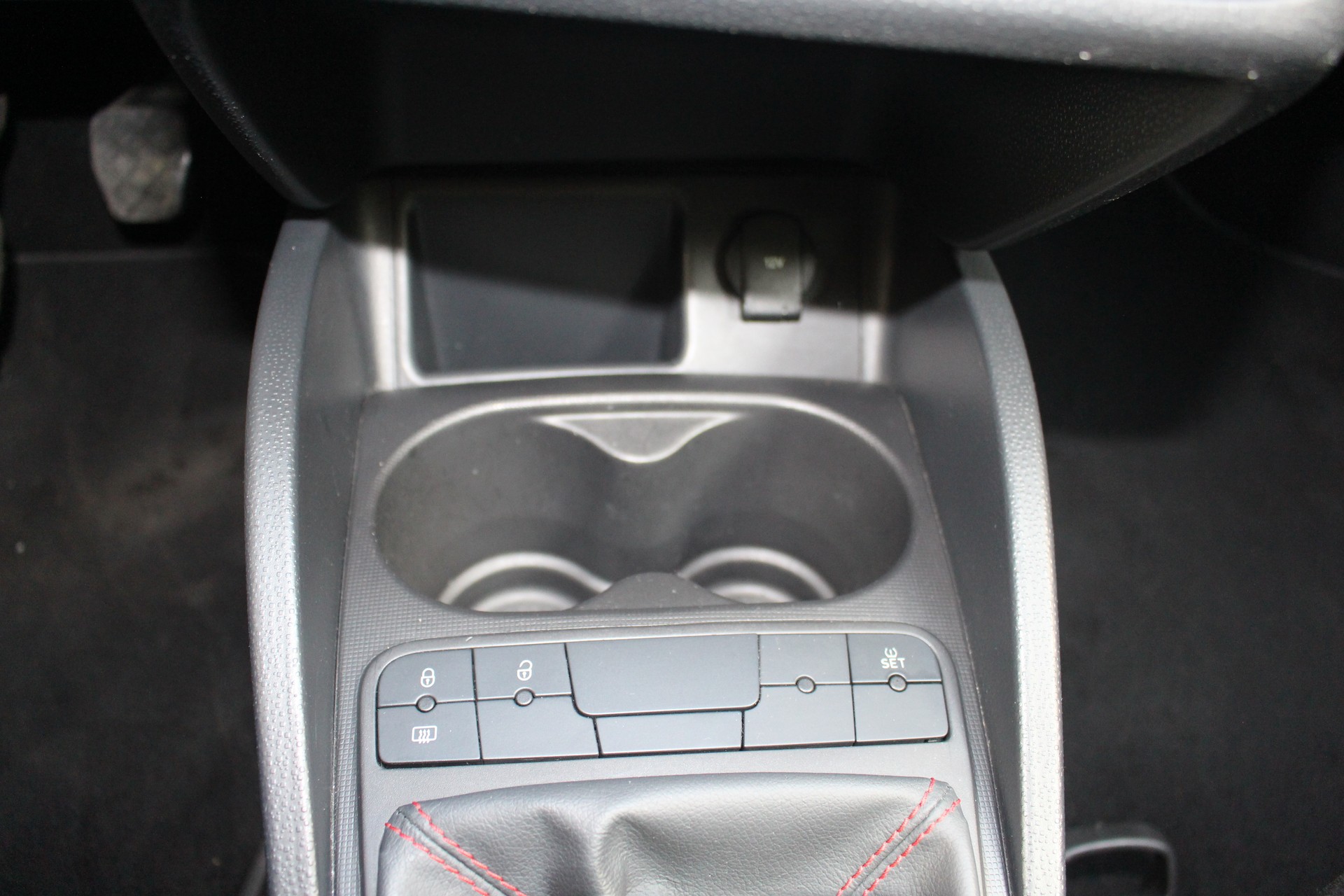 SEAT Ibiza 1.2 TSI FR Viva-image-10