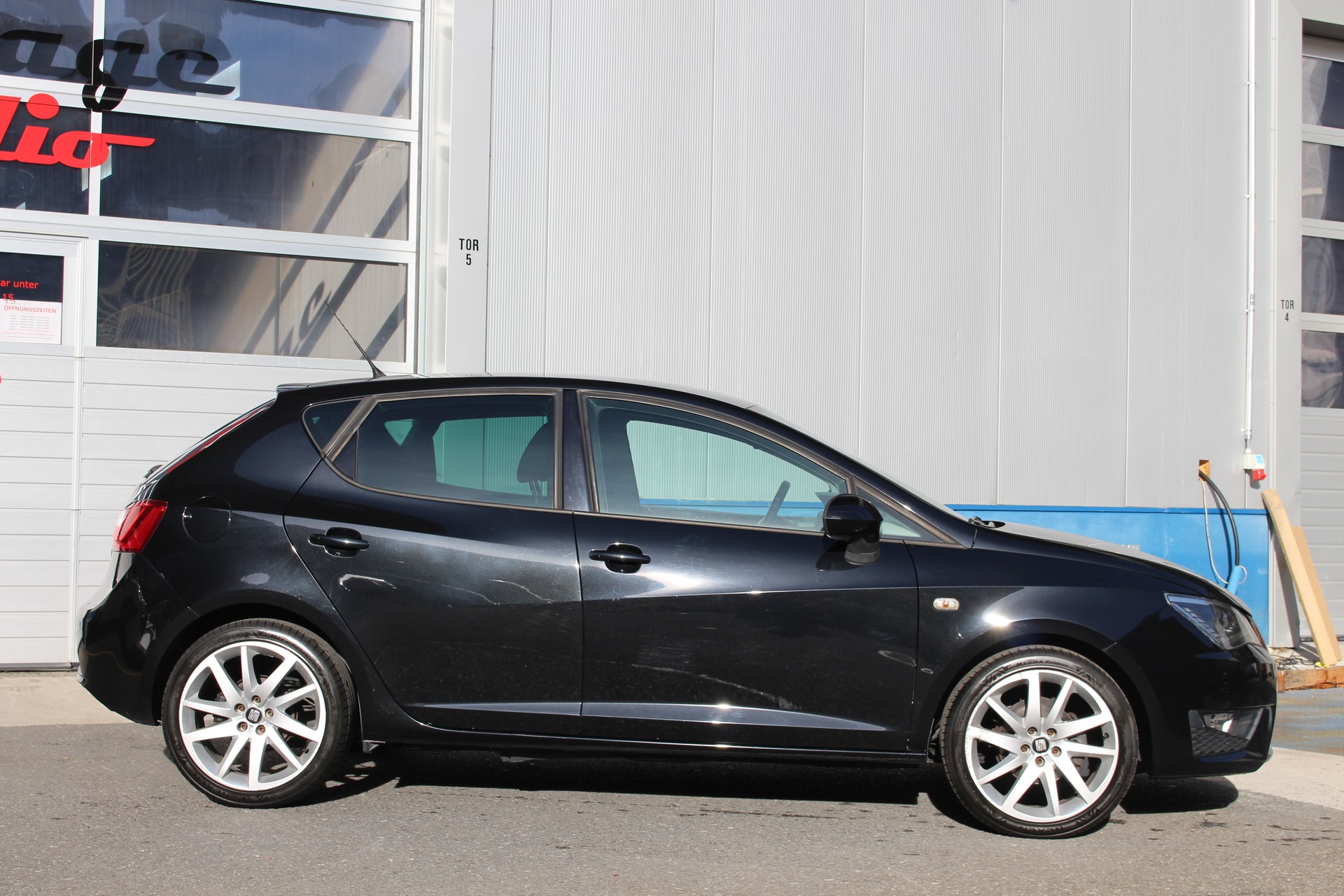 SEAT Ibiza 1.2 TSI FR Viva-showroom-element-1