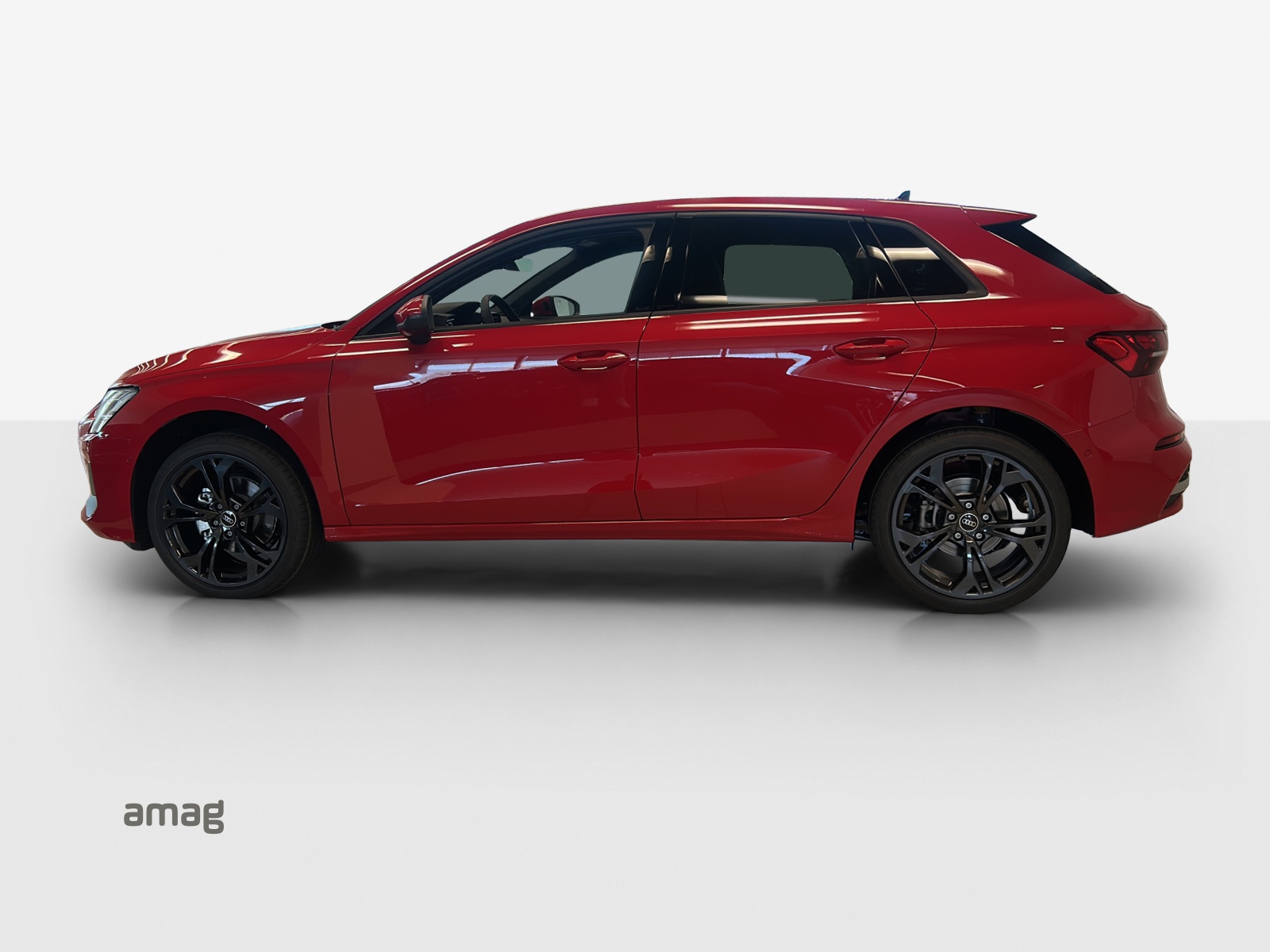 AUDI A3 Sportback TFSI 110 kW Attraction S tronic-image-1