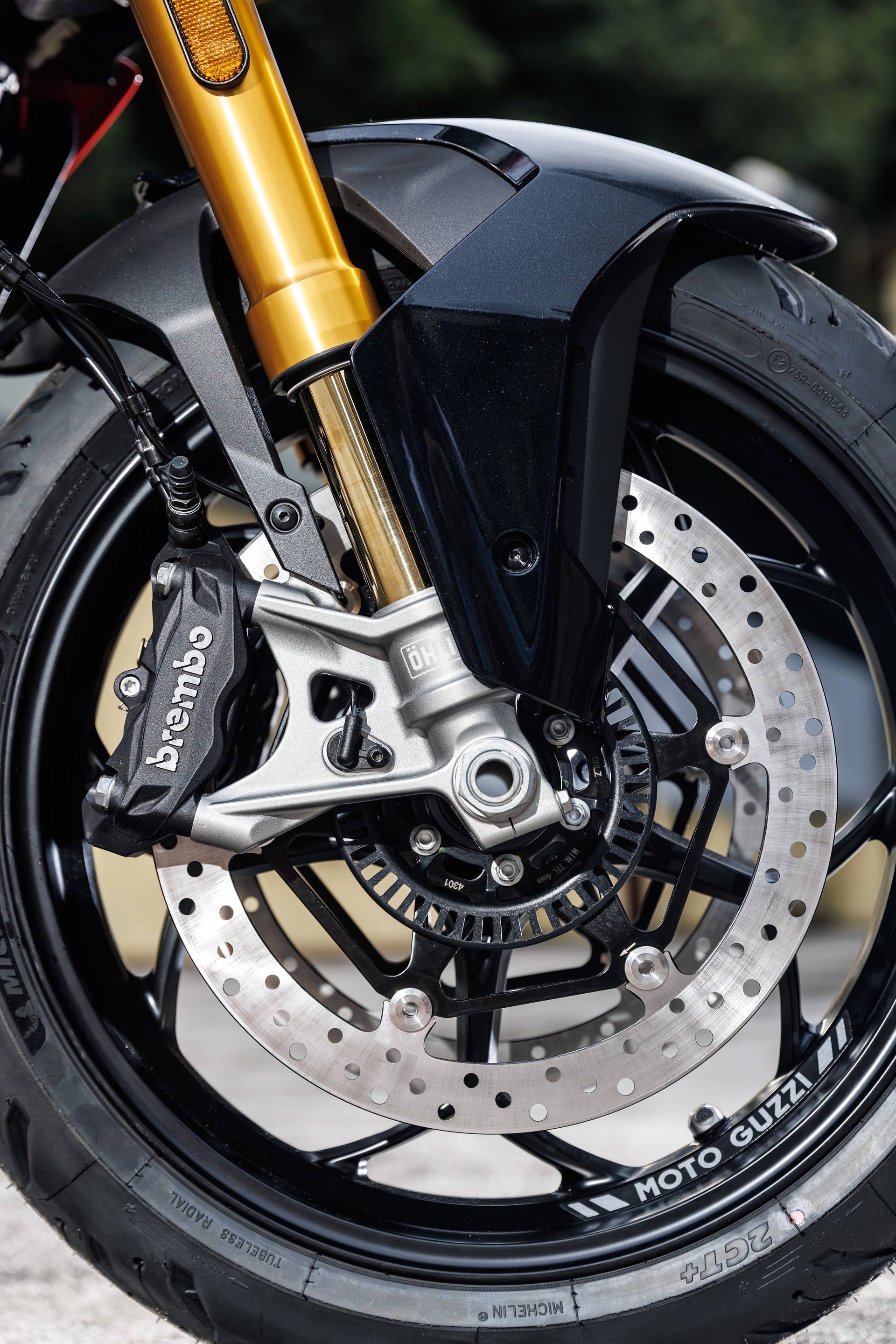MOTO GUZZI V100 Mandello S Wind Tunnel E5+-image-9
