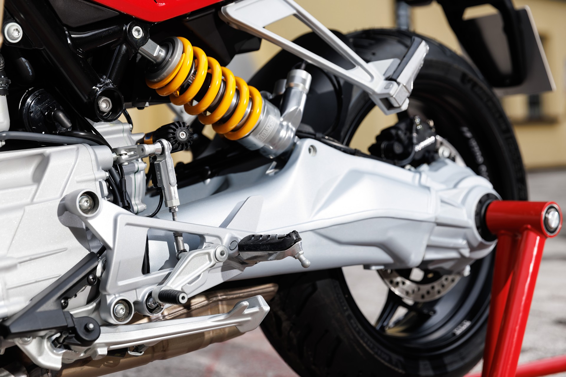 MOTO GUZZI V100 Mandello S Wind Tunnel E5+-image-14