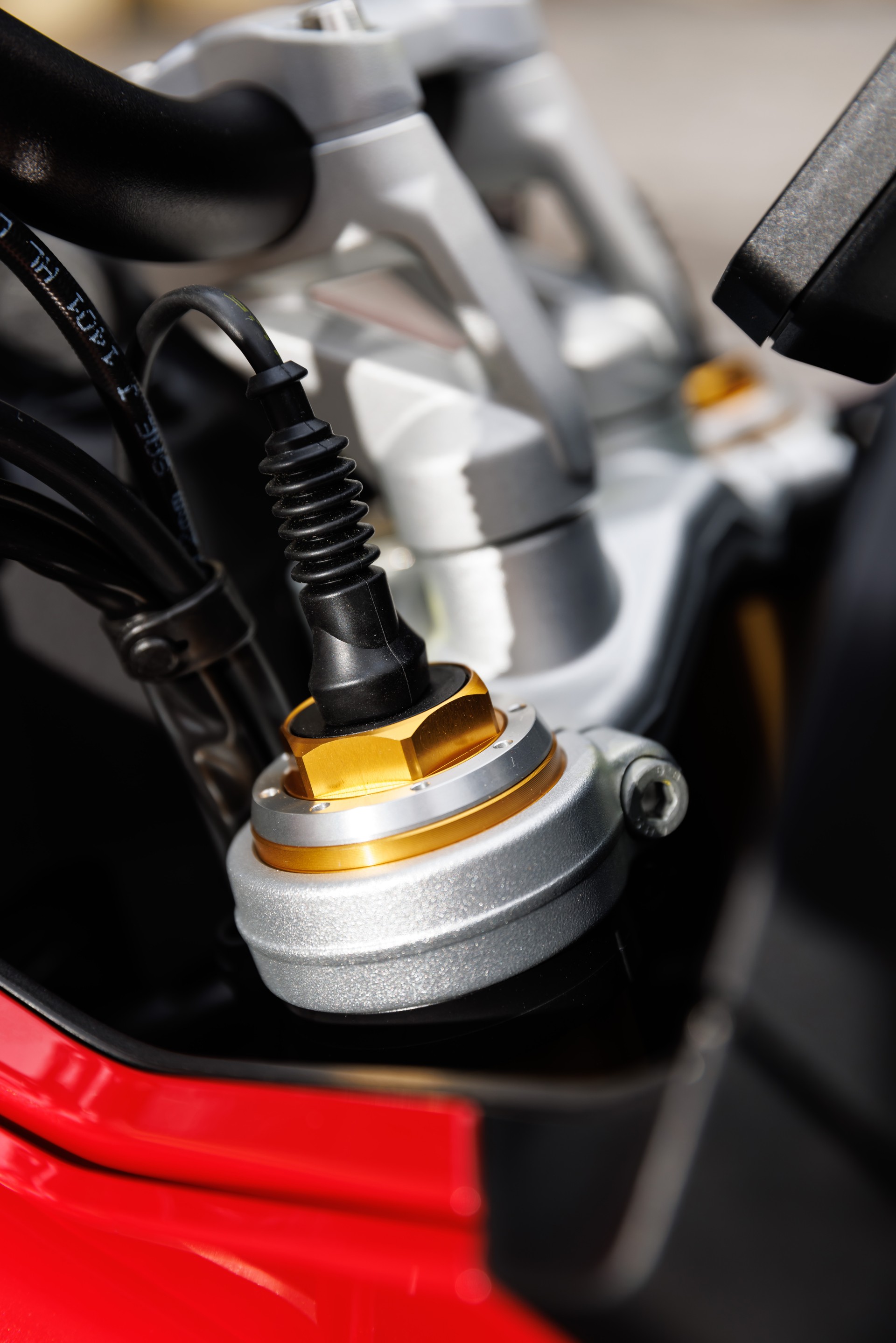 MOTO GUZZI V100 Mandello S Wind Tunnel E5+-image-10