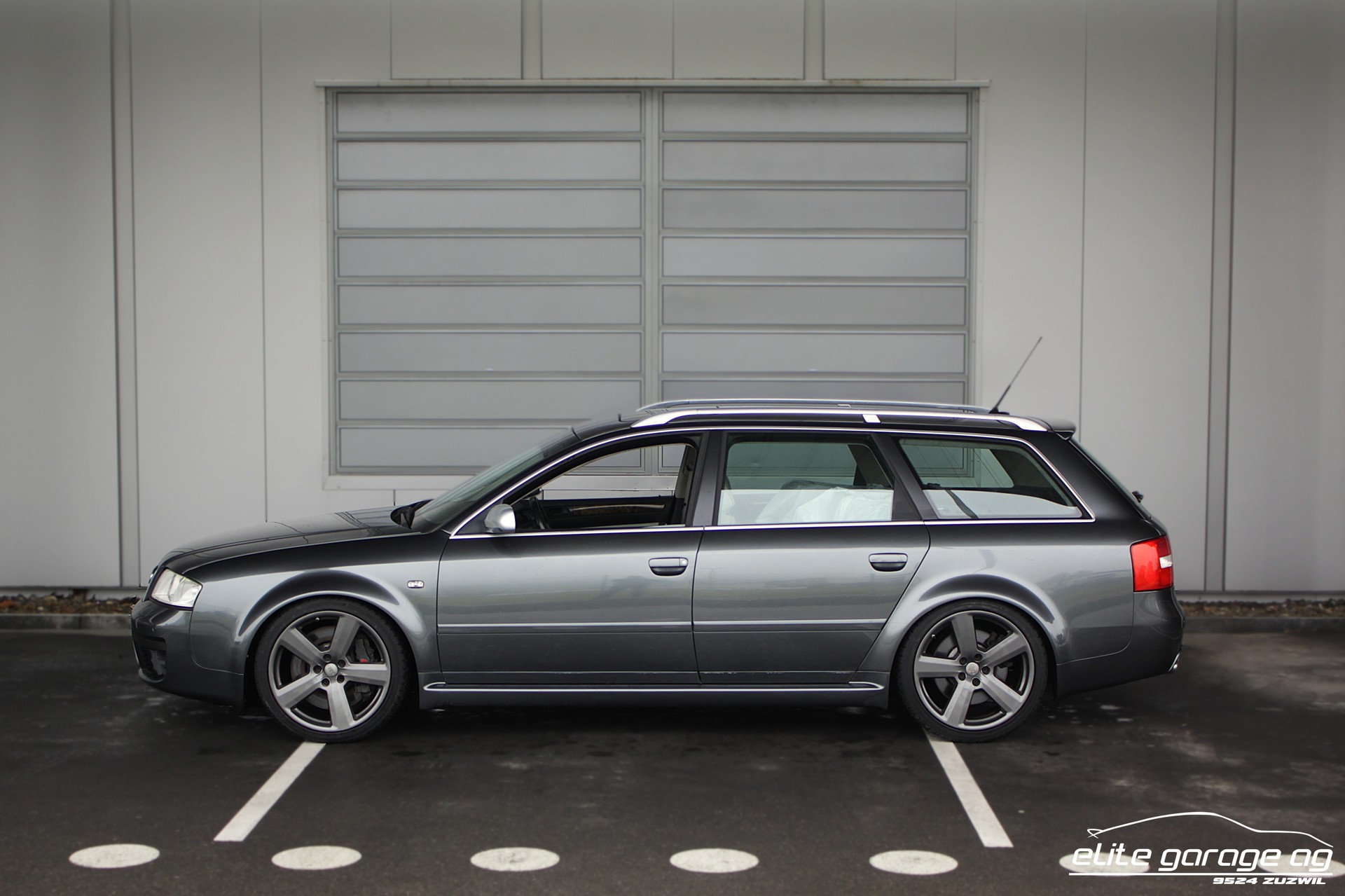 AUDI RS6 Avant quattro tiptronic-image-1