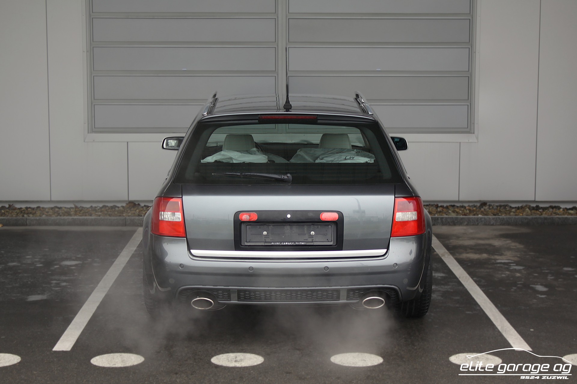 AUDI RS6 Avant quattro tiptronic-image-3