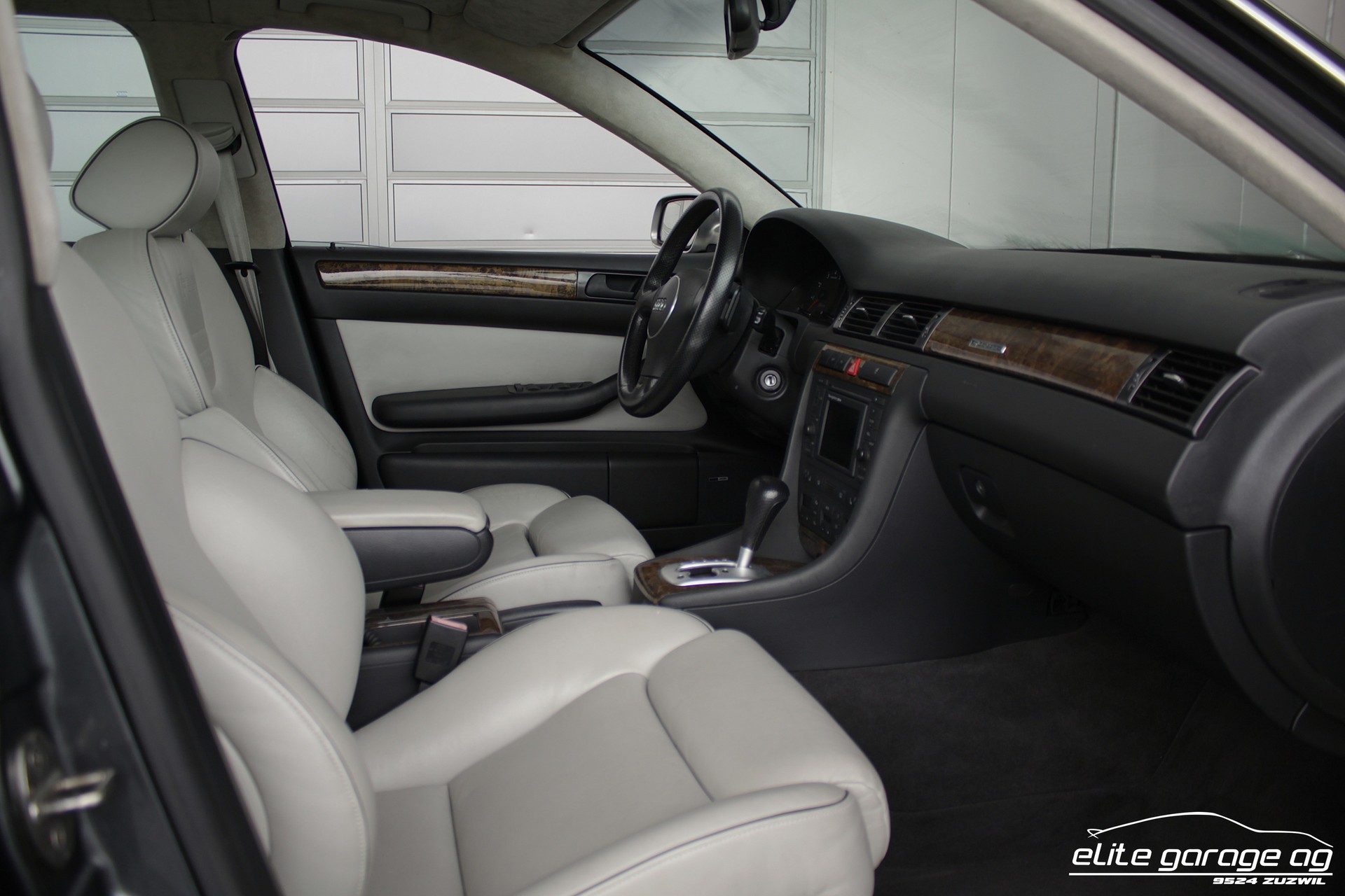 AUDI RS6 Avant quattro tiptronic-image-15