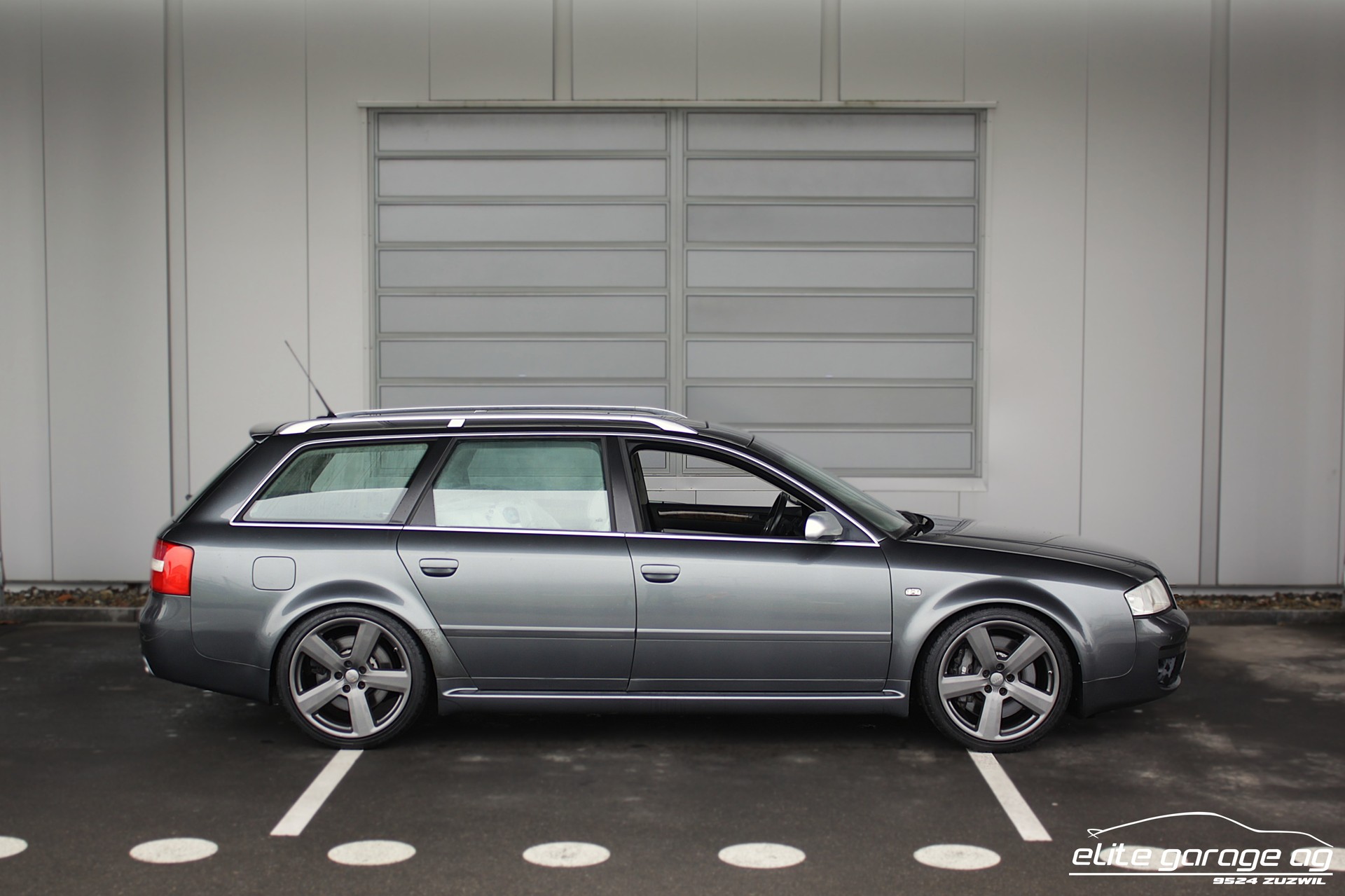 AUDI RS6 Avant quattro tiptronic-image-5
