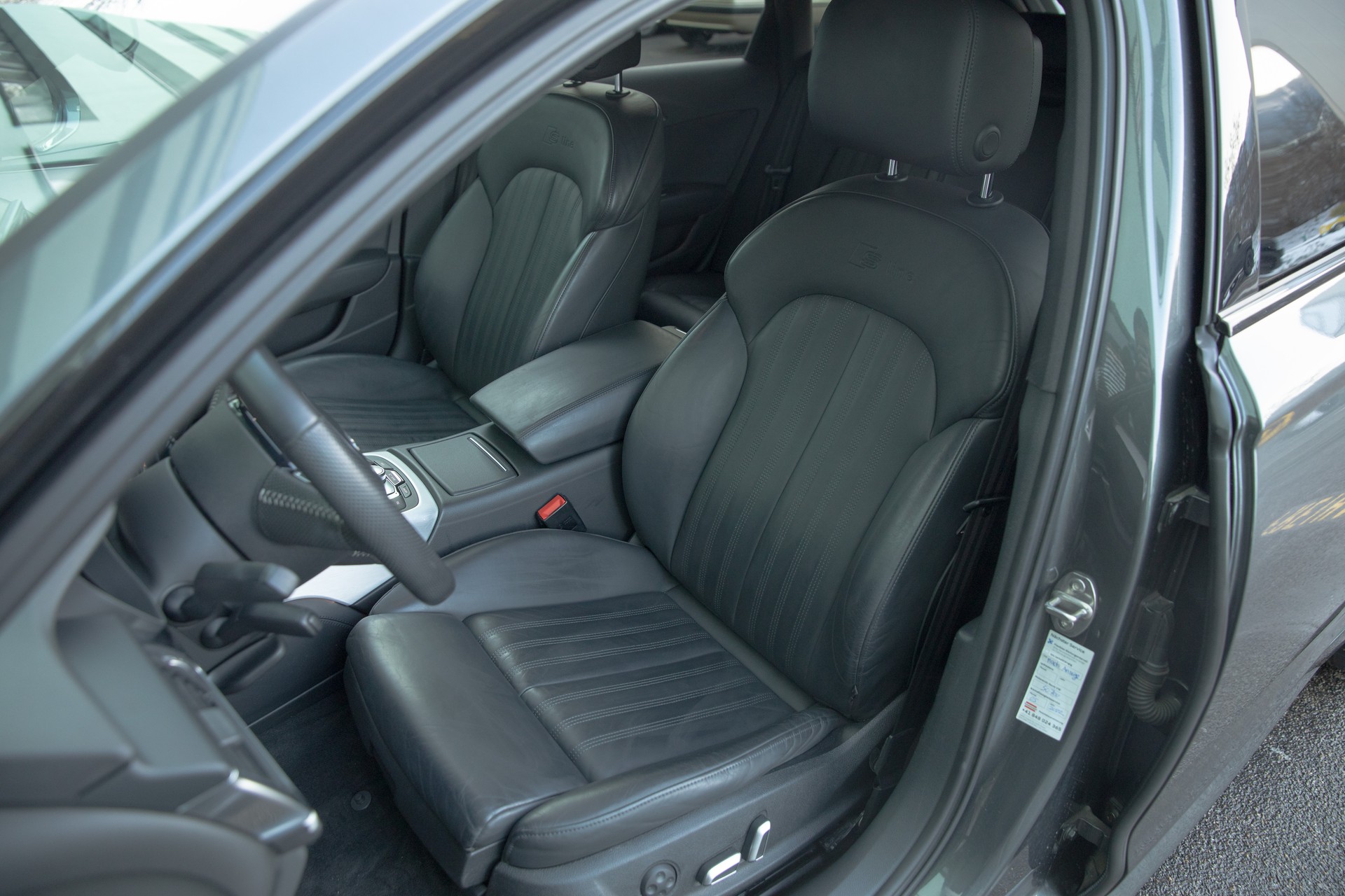 AUDI A6 Avant 3.0 TDI V6 quattro S-tronic-image-11