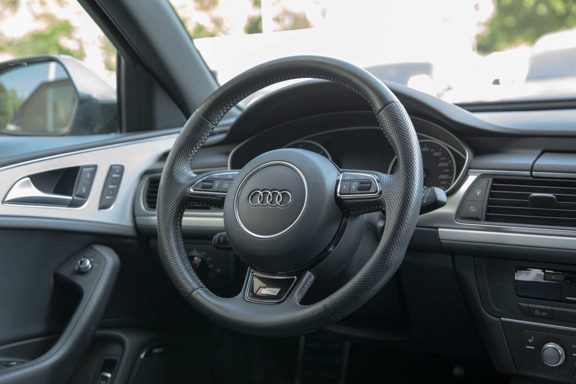 AUDI A6 Avant 3.0 TDI V6 quattro S-tronic-image-9