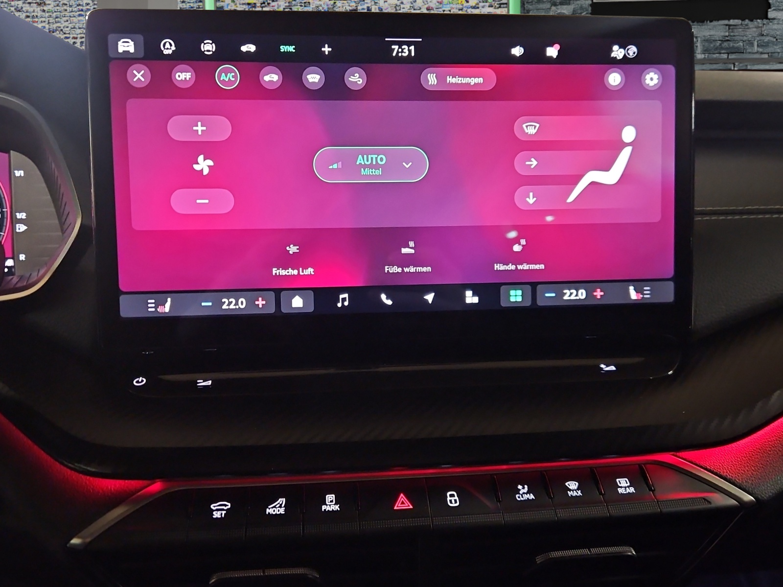SKODA Octavia Combi 2.0 TSI DSG Sport Line 4x4-image-16