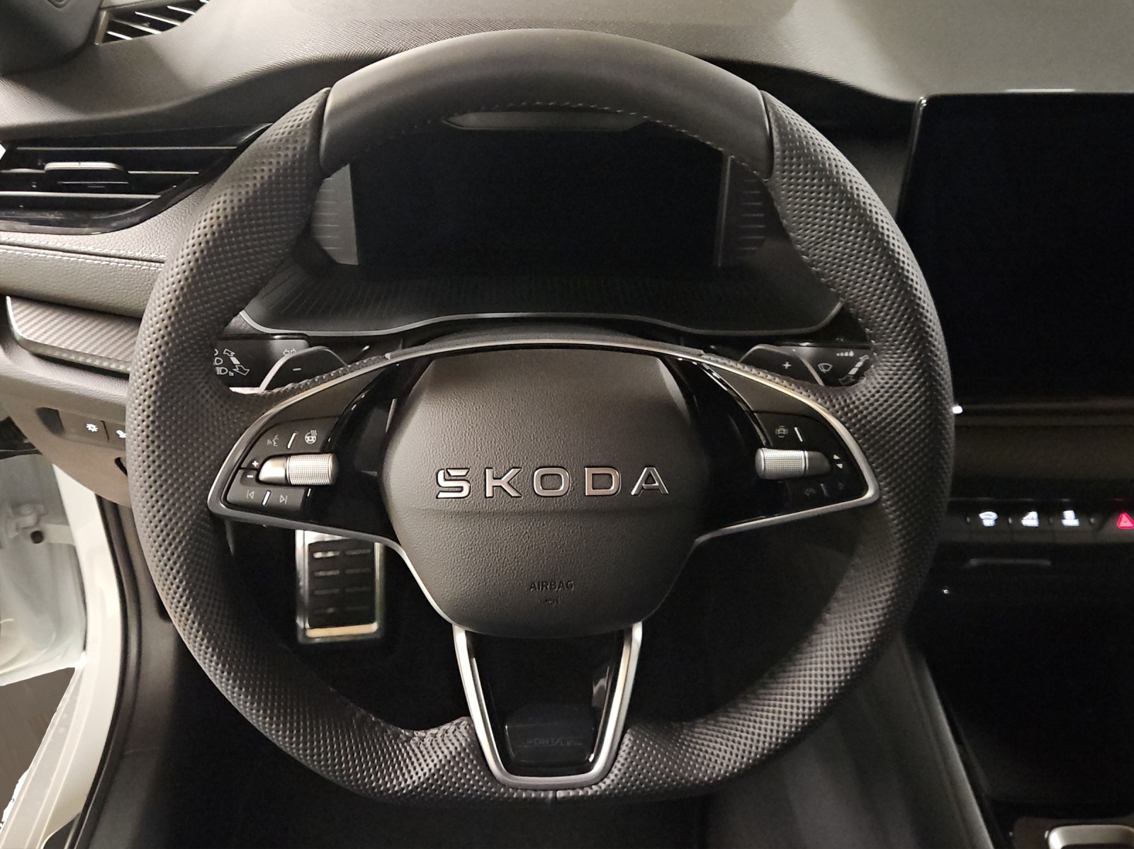 SKODA Octavia Combi 2.0 TSI DSG Sport Line 4x4-image-11