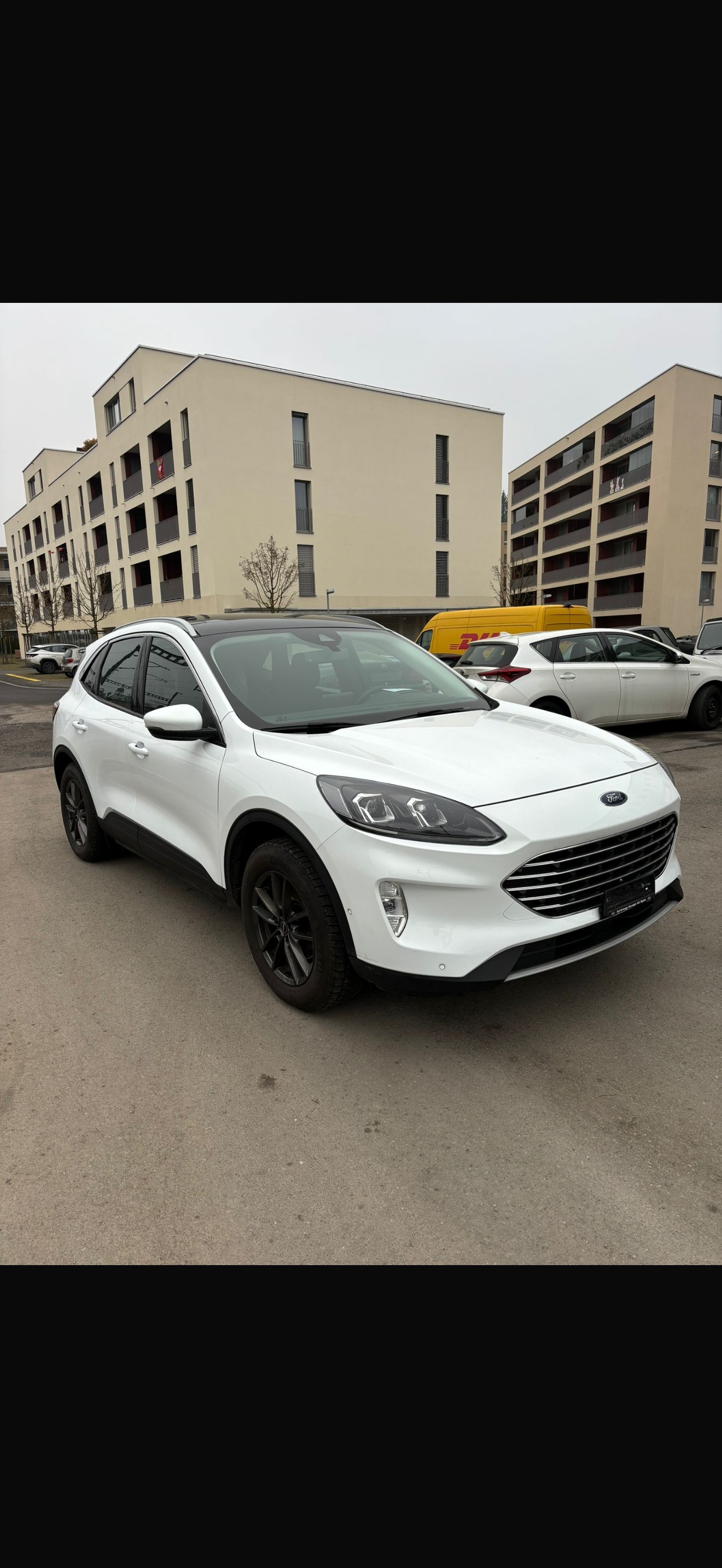 FORD Kuga 2.5 FHEV Titanium 4WD-image-2