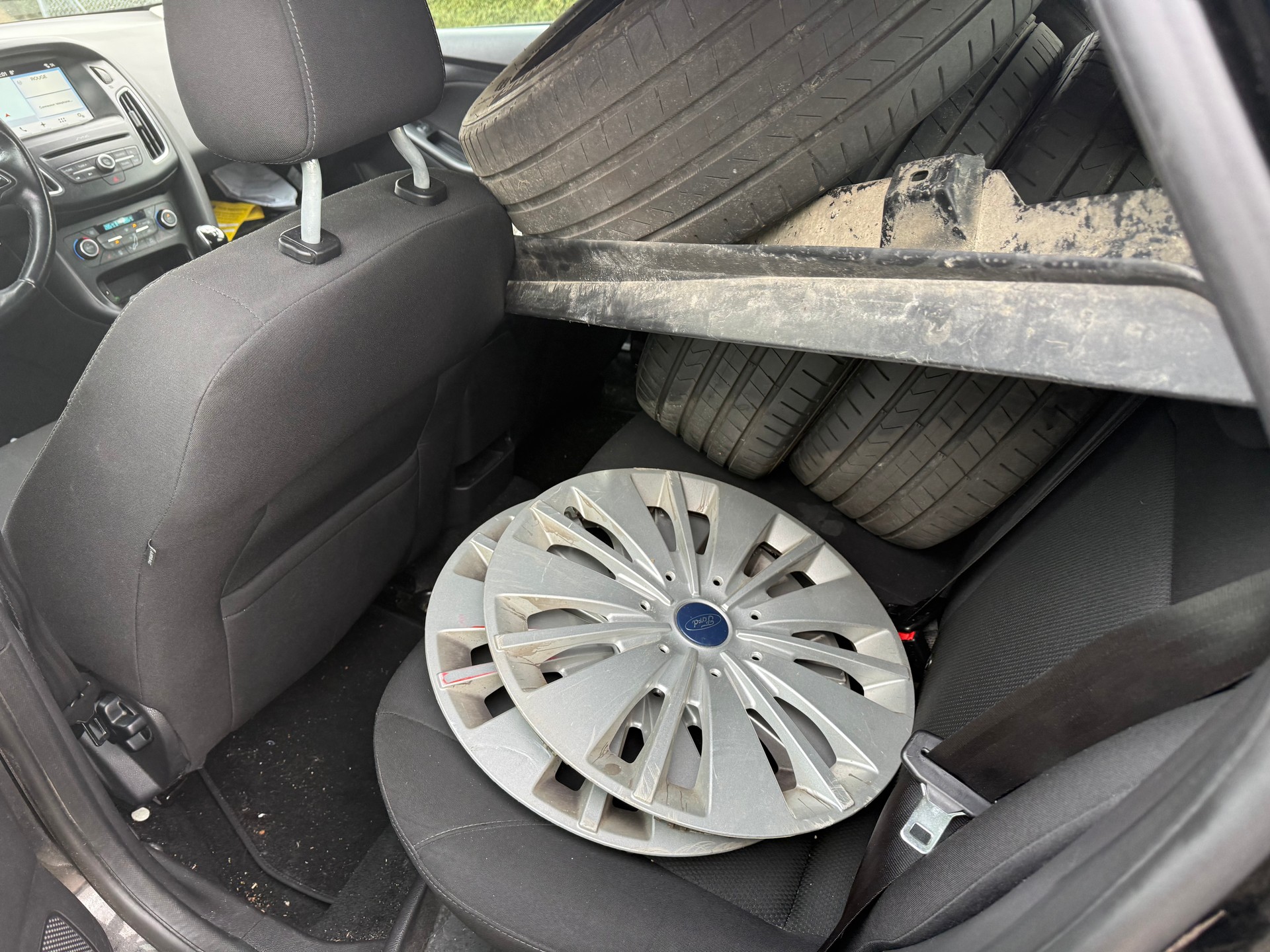 FORD Focus 1.0 SCTi Trend-image-8