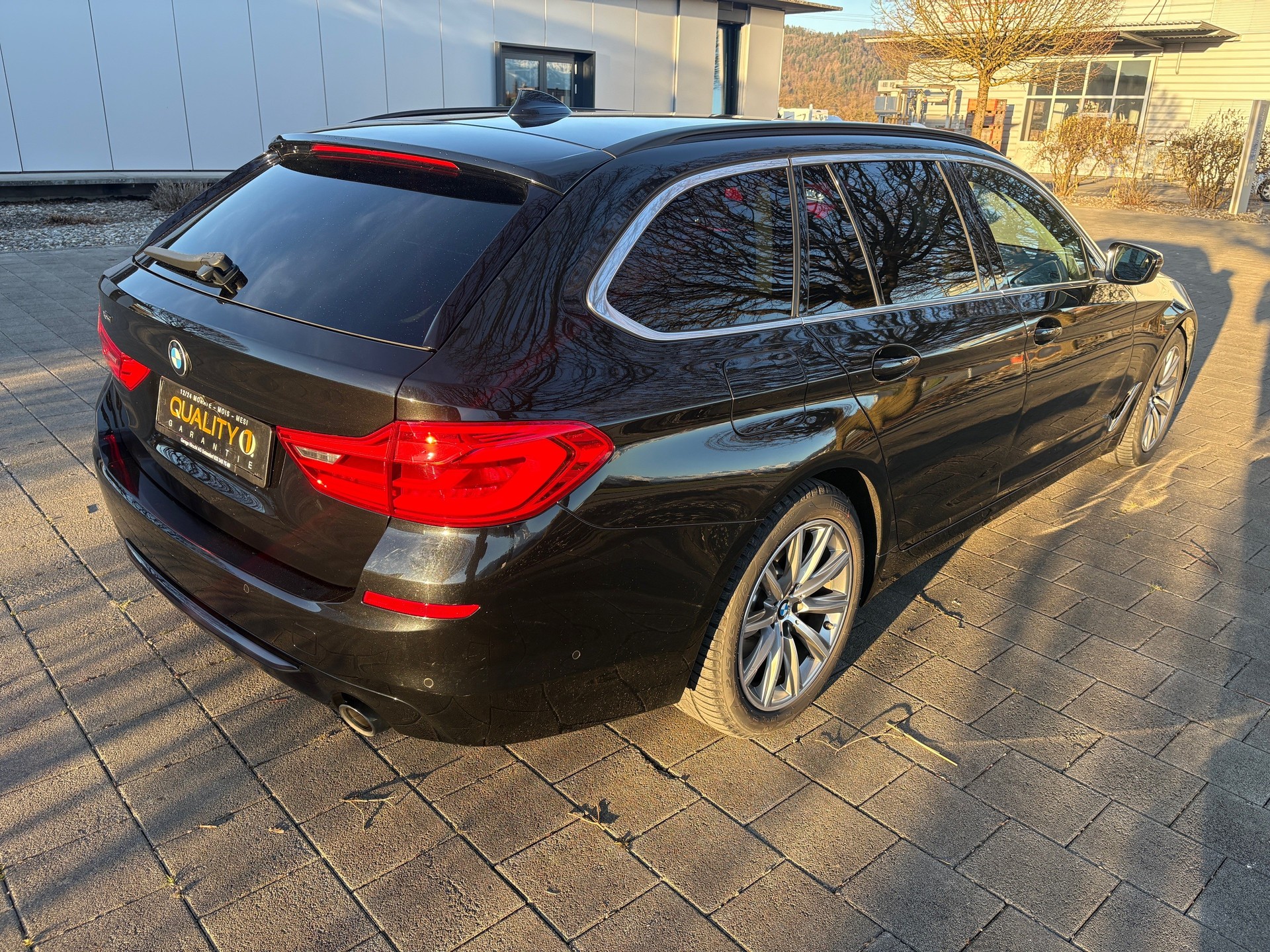 BMW 530d xDrive Touring Sport Line Steptronic-image-3