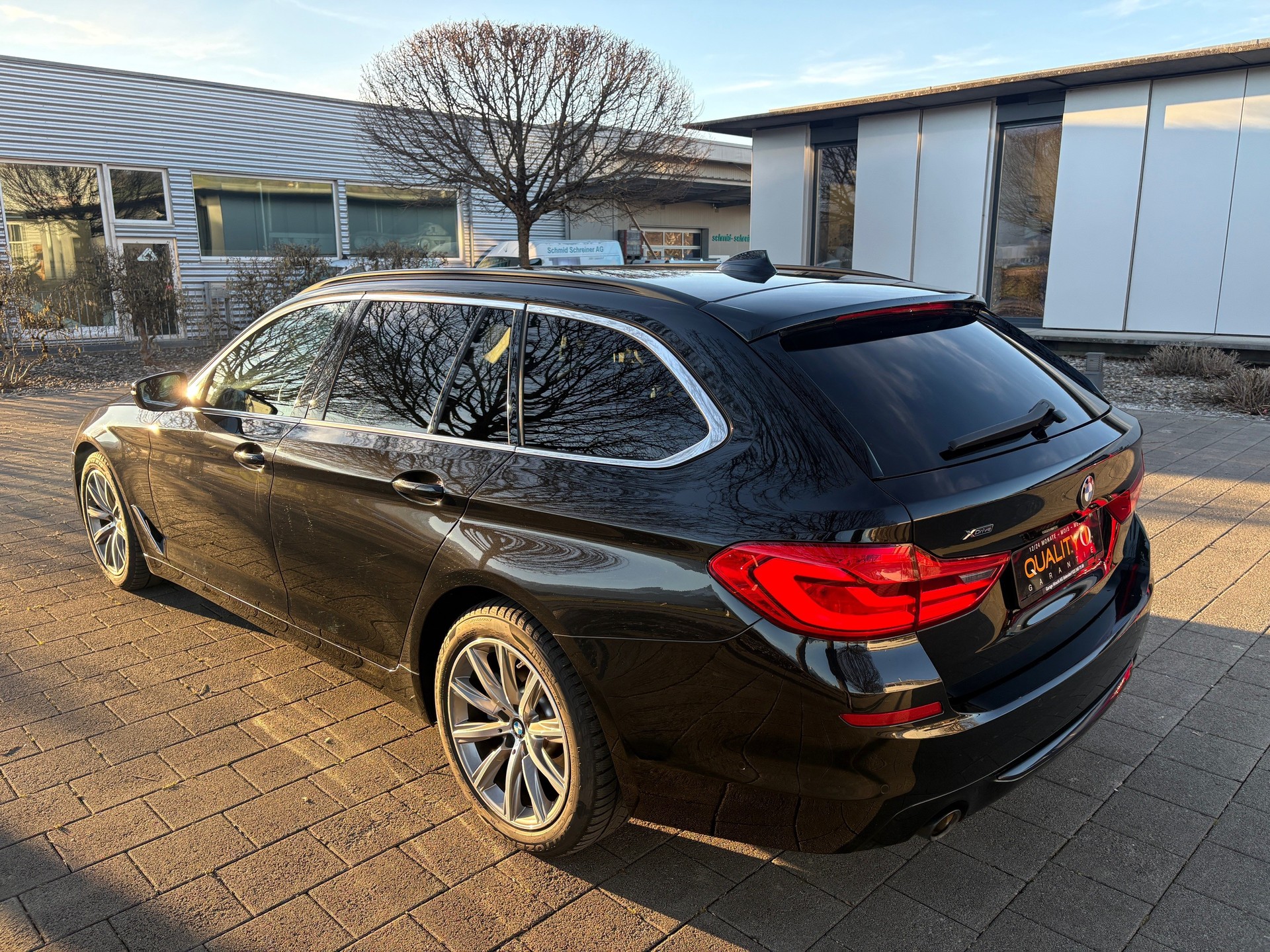 BMW 530d xDrive Touring Sport Line Steptronic-image-2