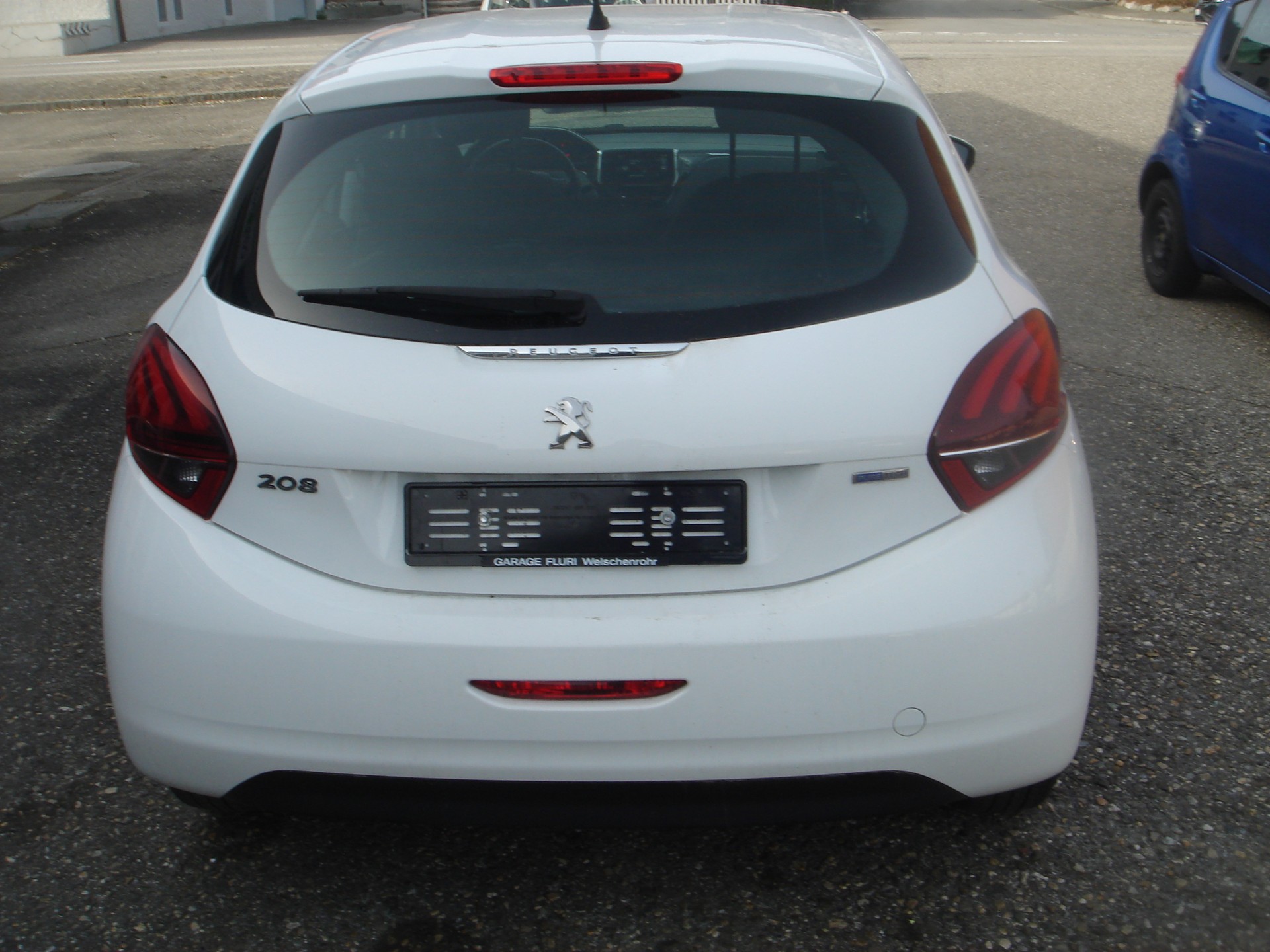 PEUGEOT 208 1.2 PureTech Active-image-2
