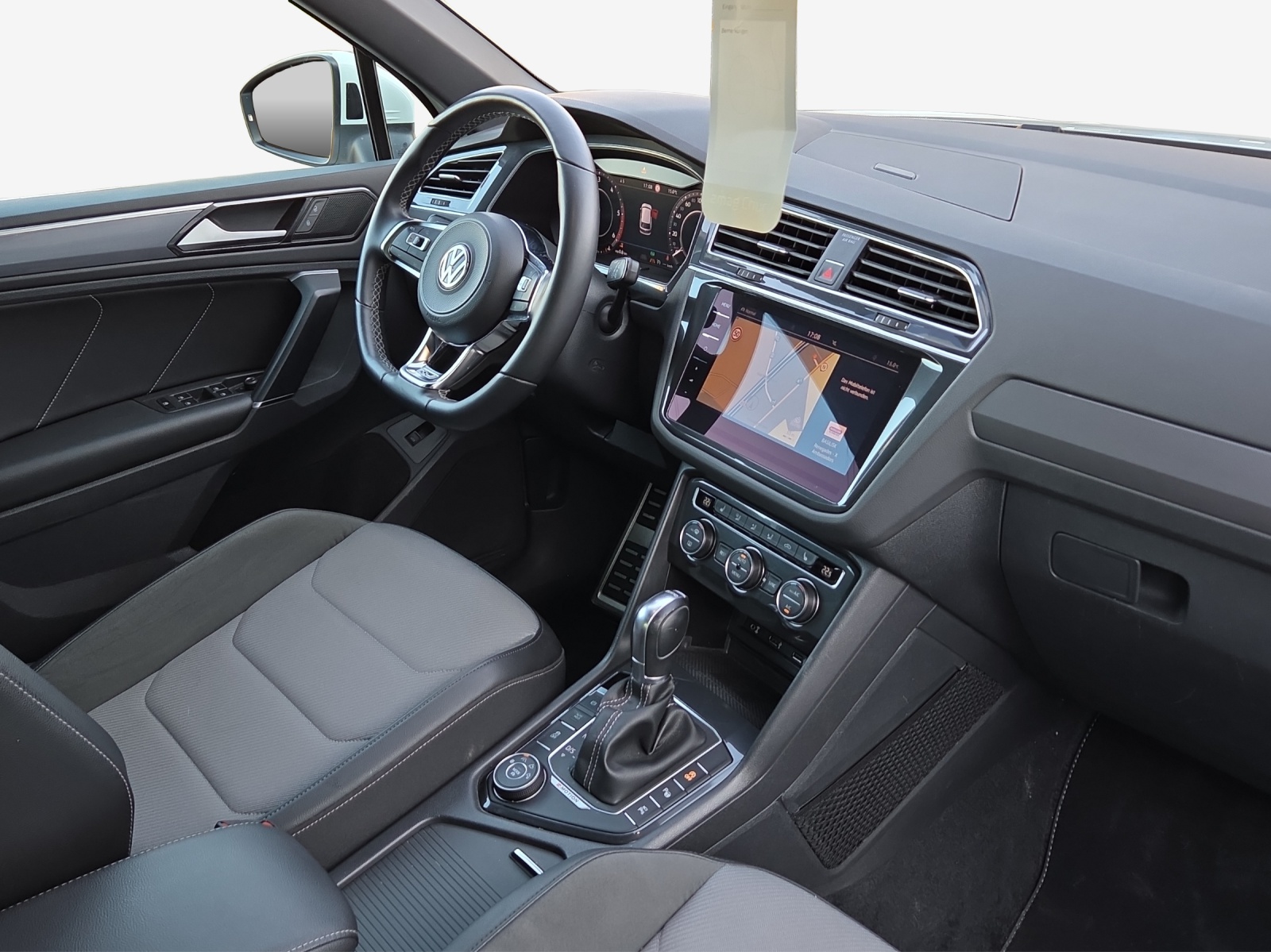 VW Tiguan 2.0 TDI SCR Highline 4Motion DSG-image-13
