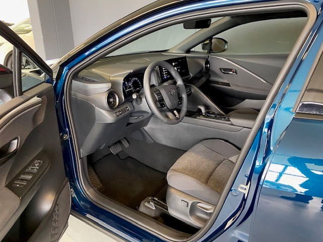 TOYOTA C-HR 2.0 HEV Swiss Edition 4x4-image-7