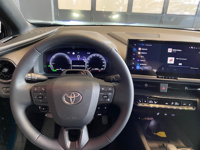 TOYOTA C-HR 2.0 HEV Swiss Edition 4x4-image-10