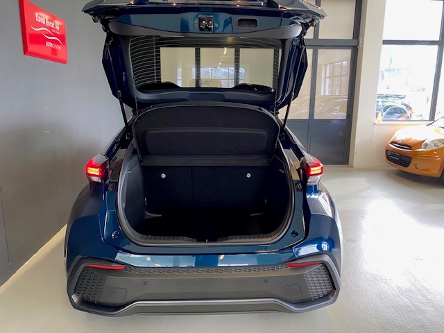 TOYOTA C-HR 2.0 HEV Swiss Edition 4x4-image-6