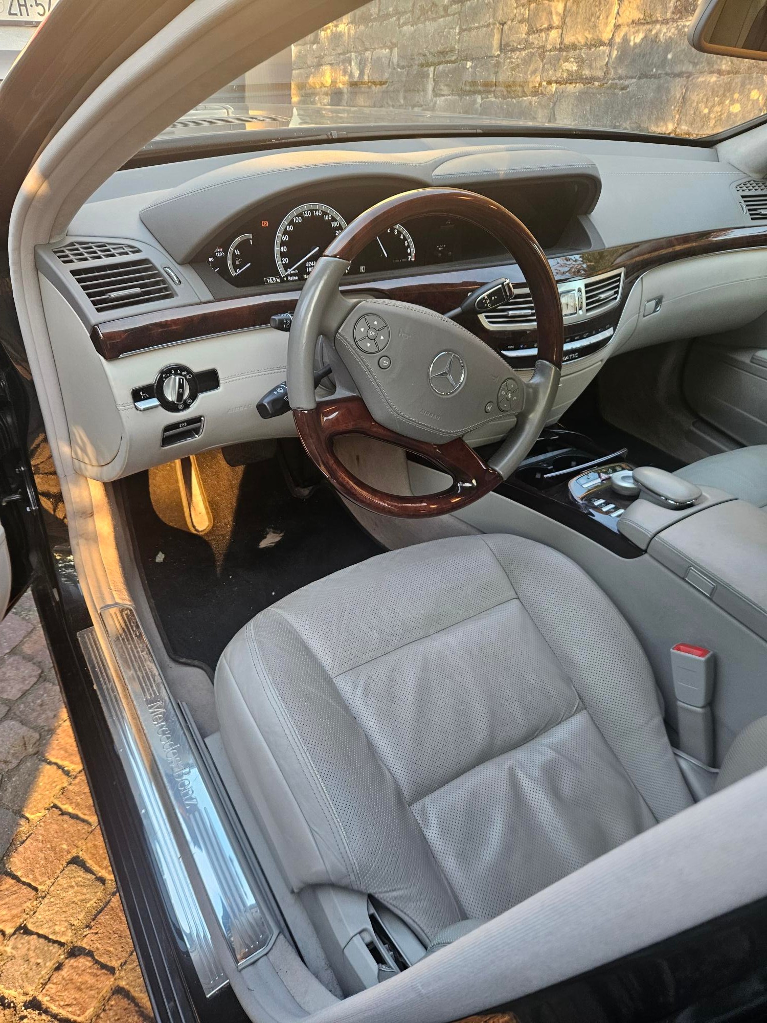 MERCEDES-BENZ S 500 L BlueEfficiency SS 4Matic 7G-Tronic-image-2