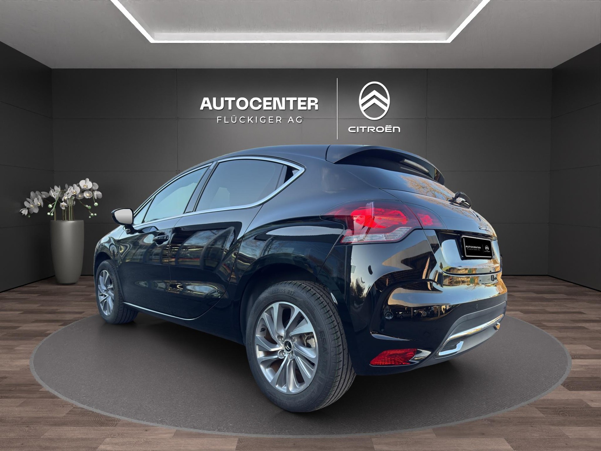 DS AUTOMOBILES 4 1.2 PureTech So Chic-image-1