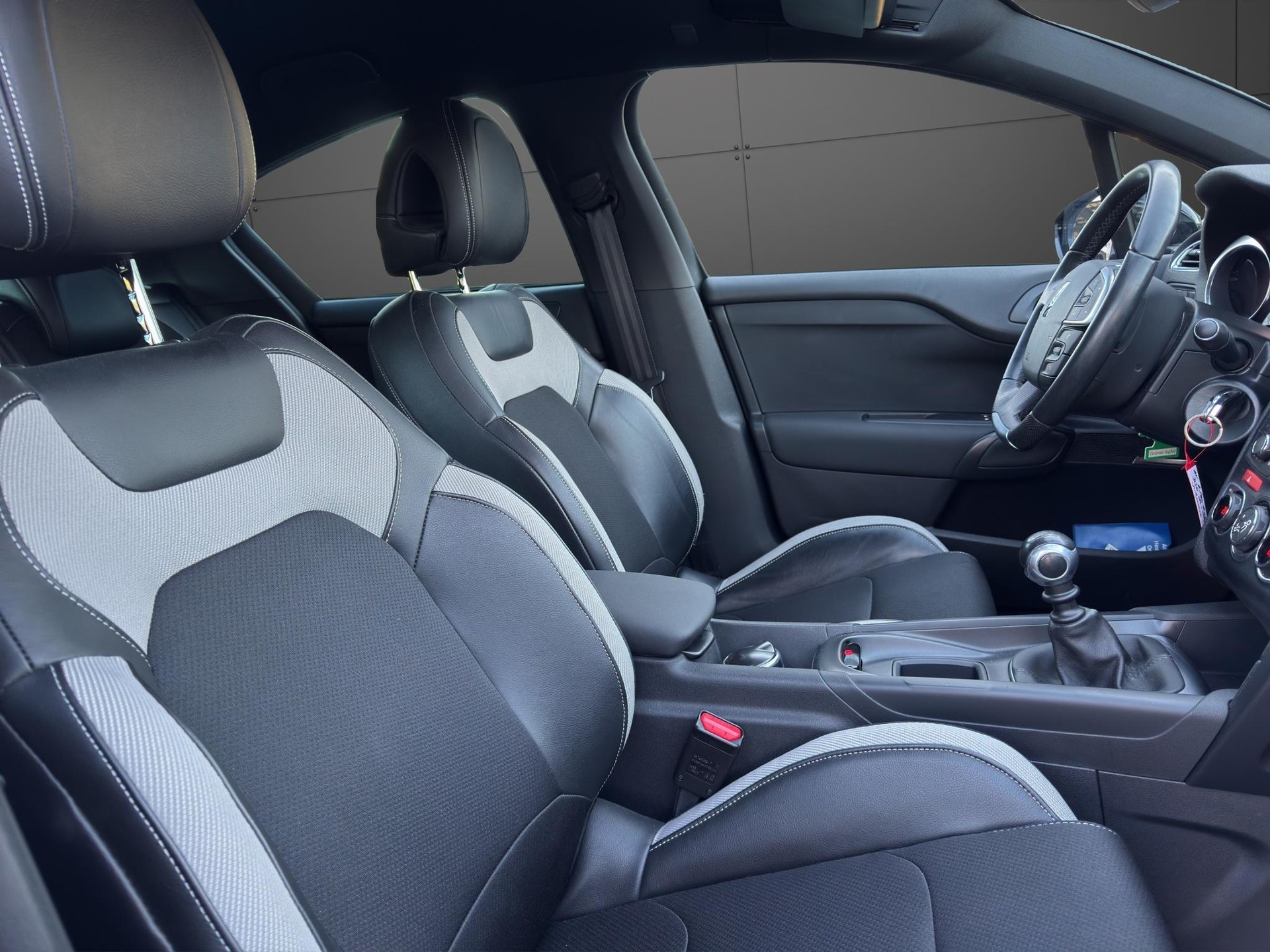 DS AUTOMOBILES 4 1.2 PureTech So Chic-image-10