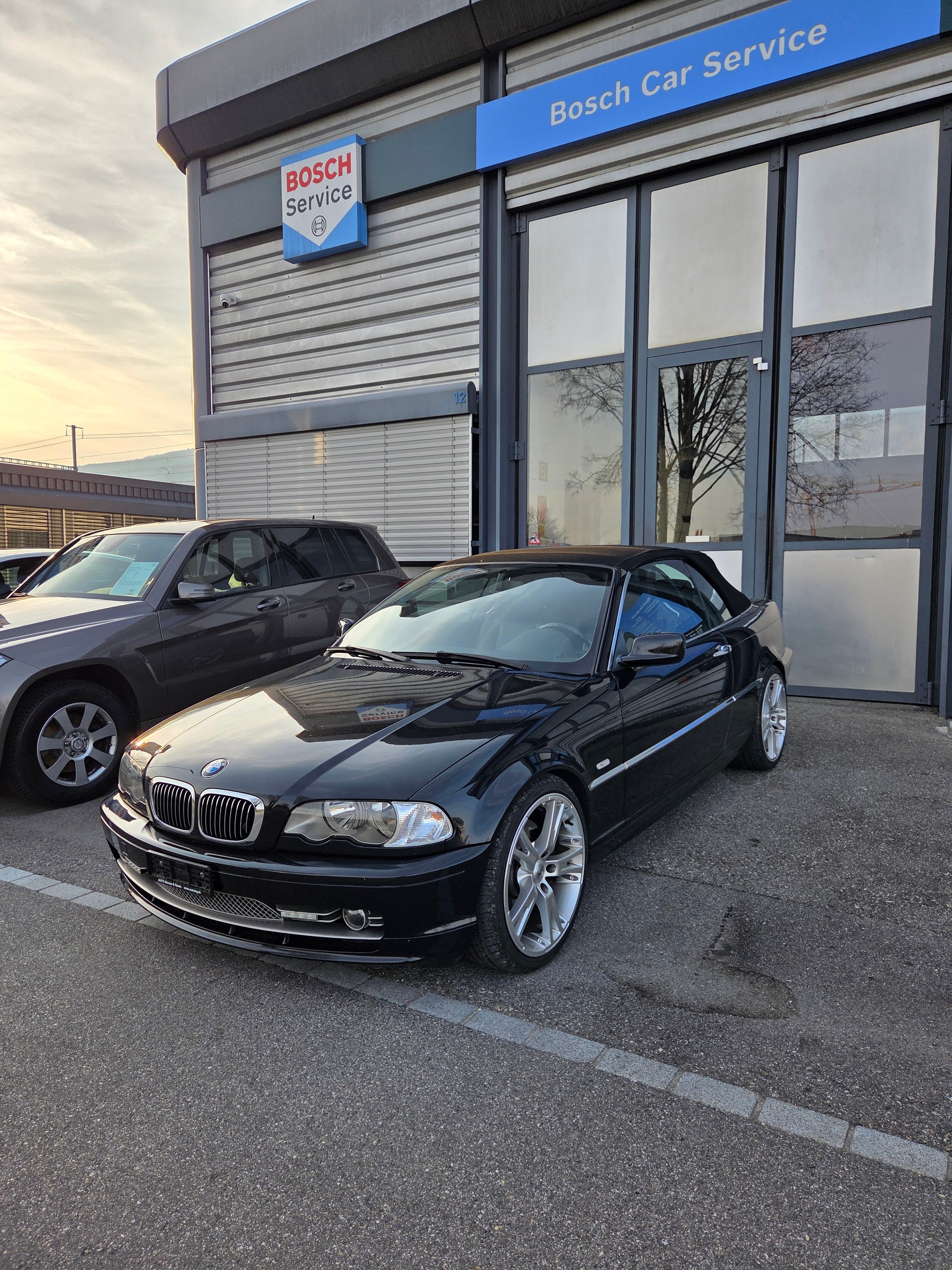 BMW 330Ci Cabriolet-image-3
