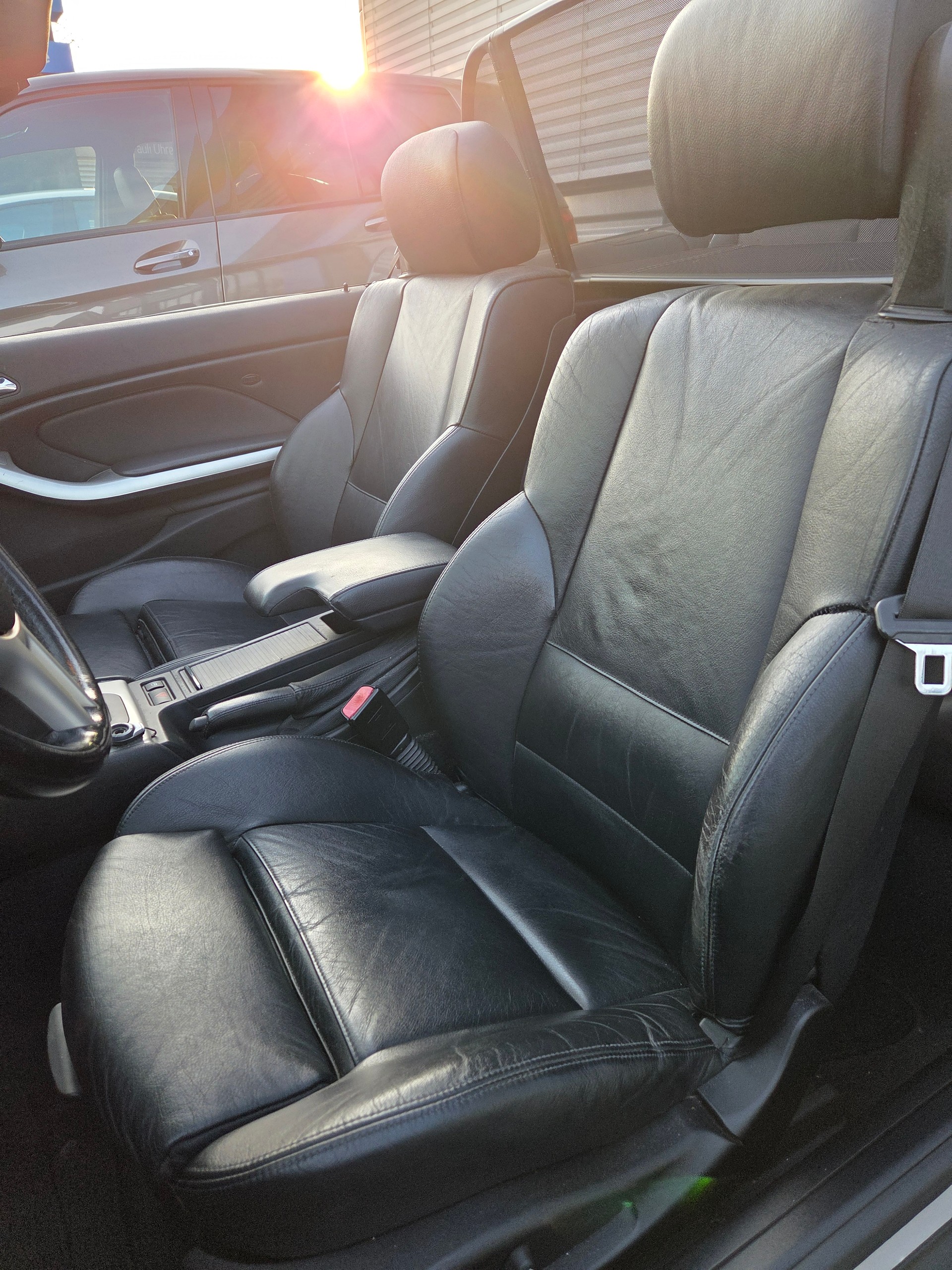 BMW 330Ci Cabriolet-image-10