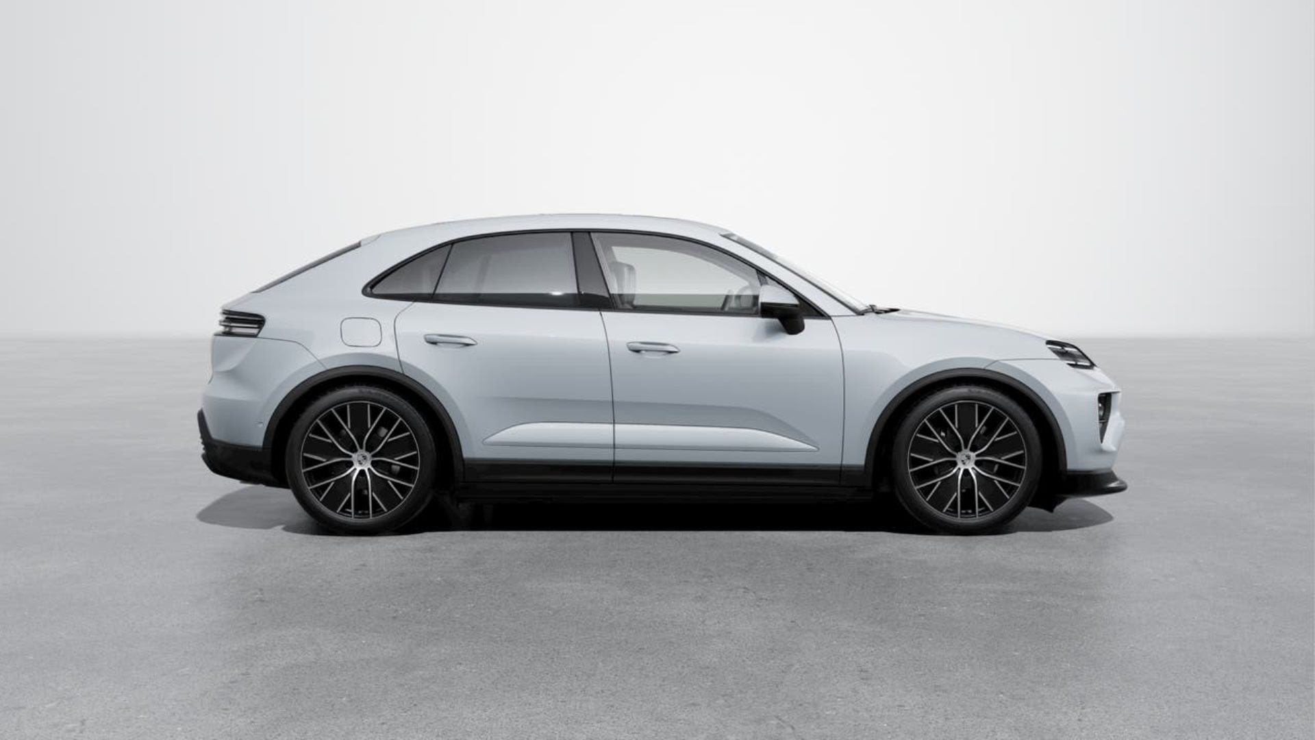 PORSCHE Macan-image-5