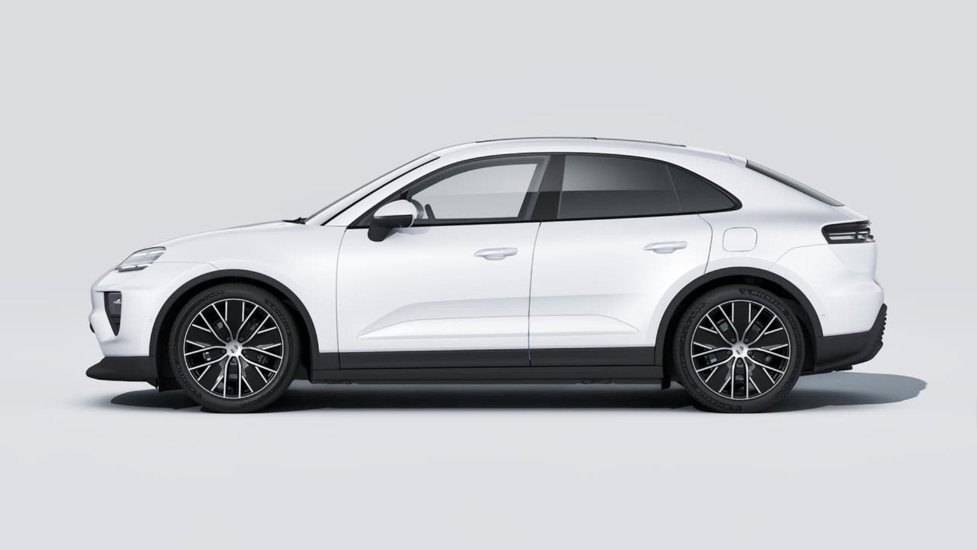 PORSCHE Macan-showroom-element-1