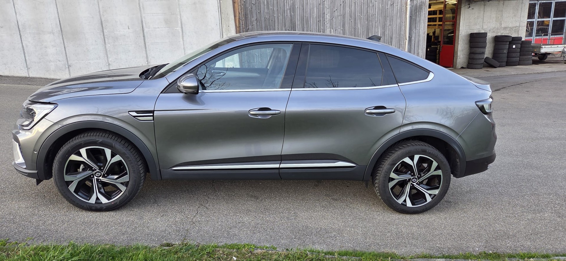RENAULT Arkana 1.3 TCe Techno EDC-showroom-element-1