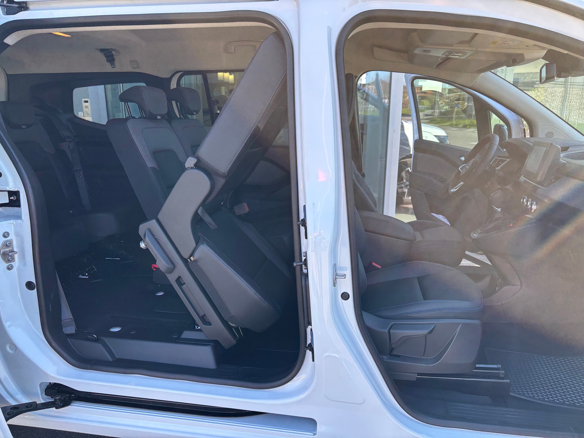 NISSAN Townstar Kombi L2 Tekna 7 Plätze DCT-image-6