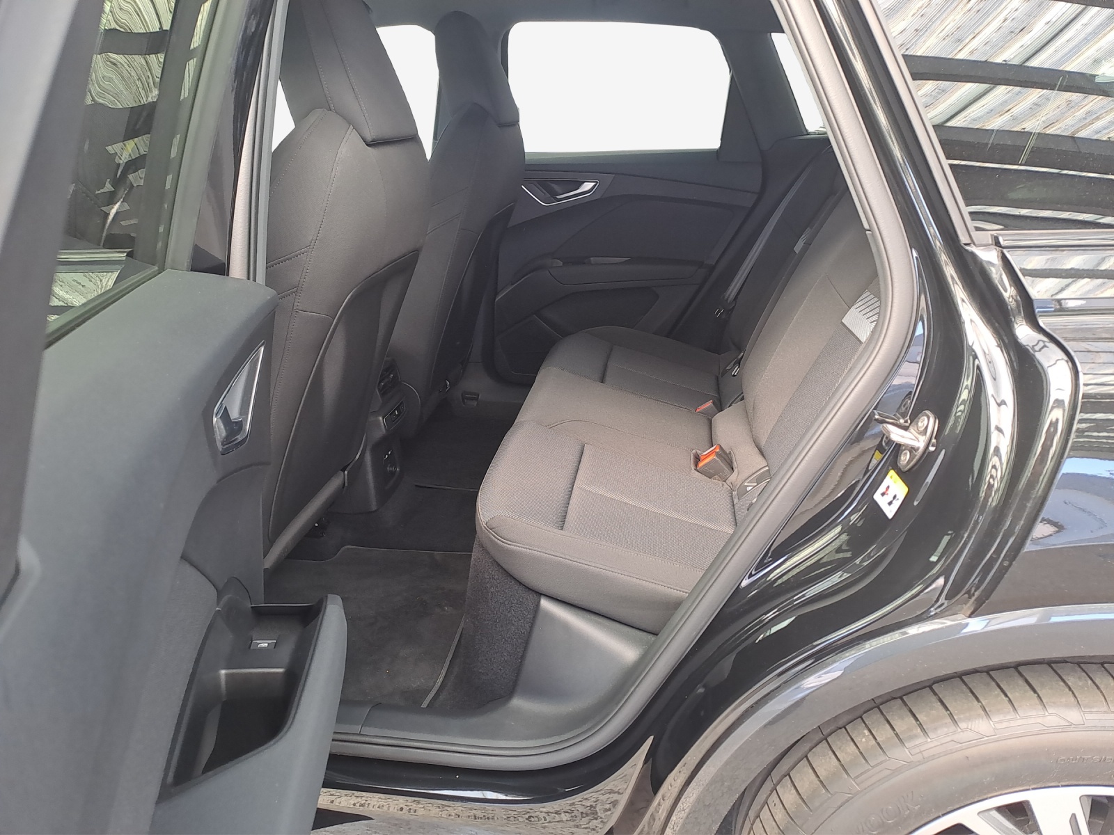 AUDI Q4 e-tron 35-image-9