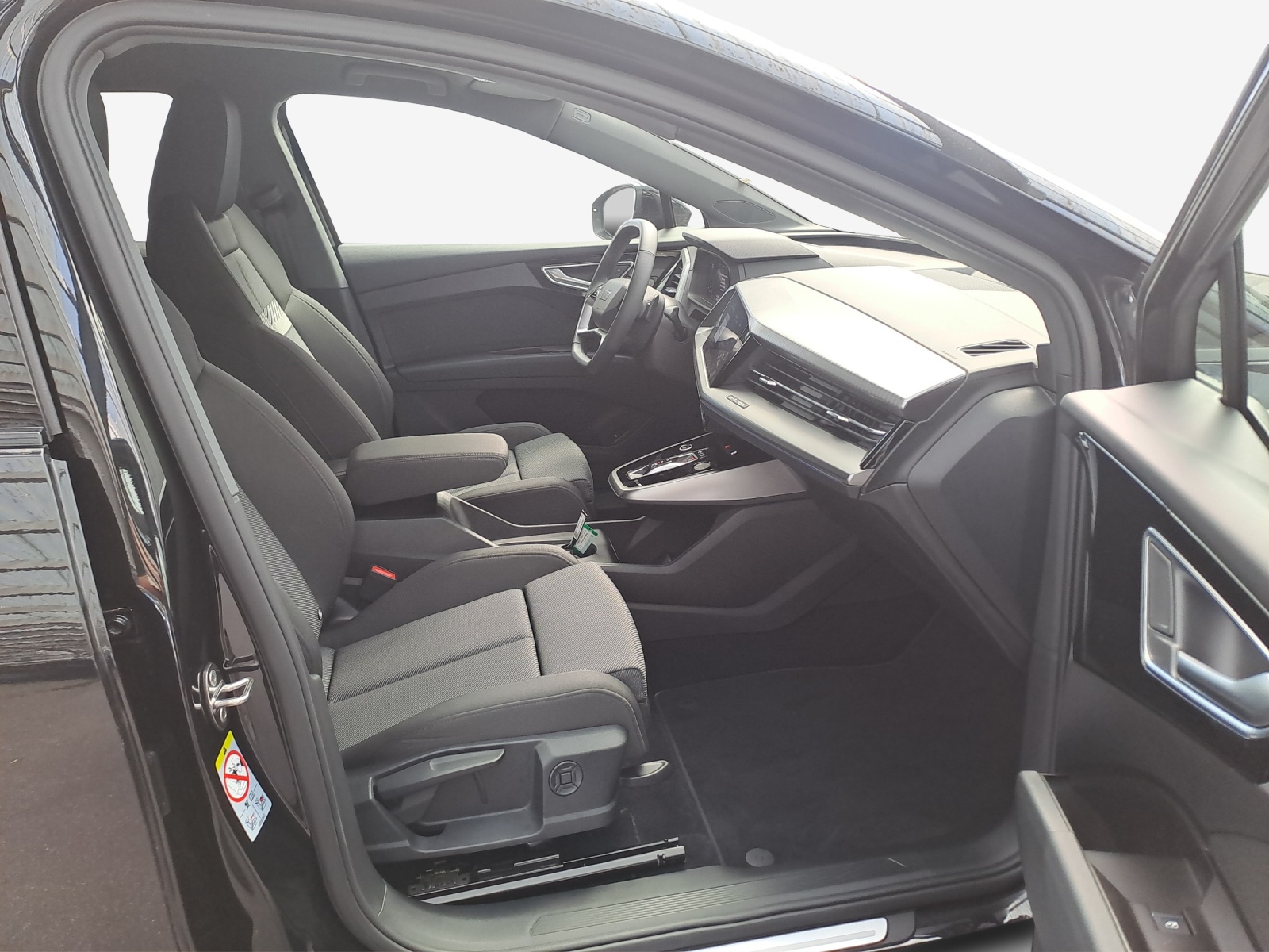AUDI Q4 e-tron 35-image-11