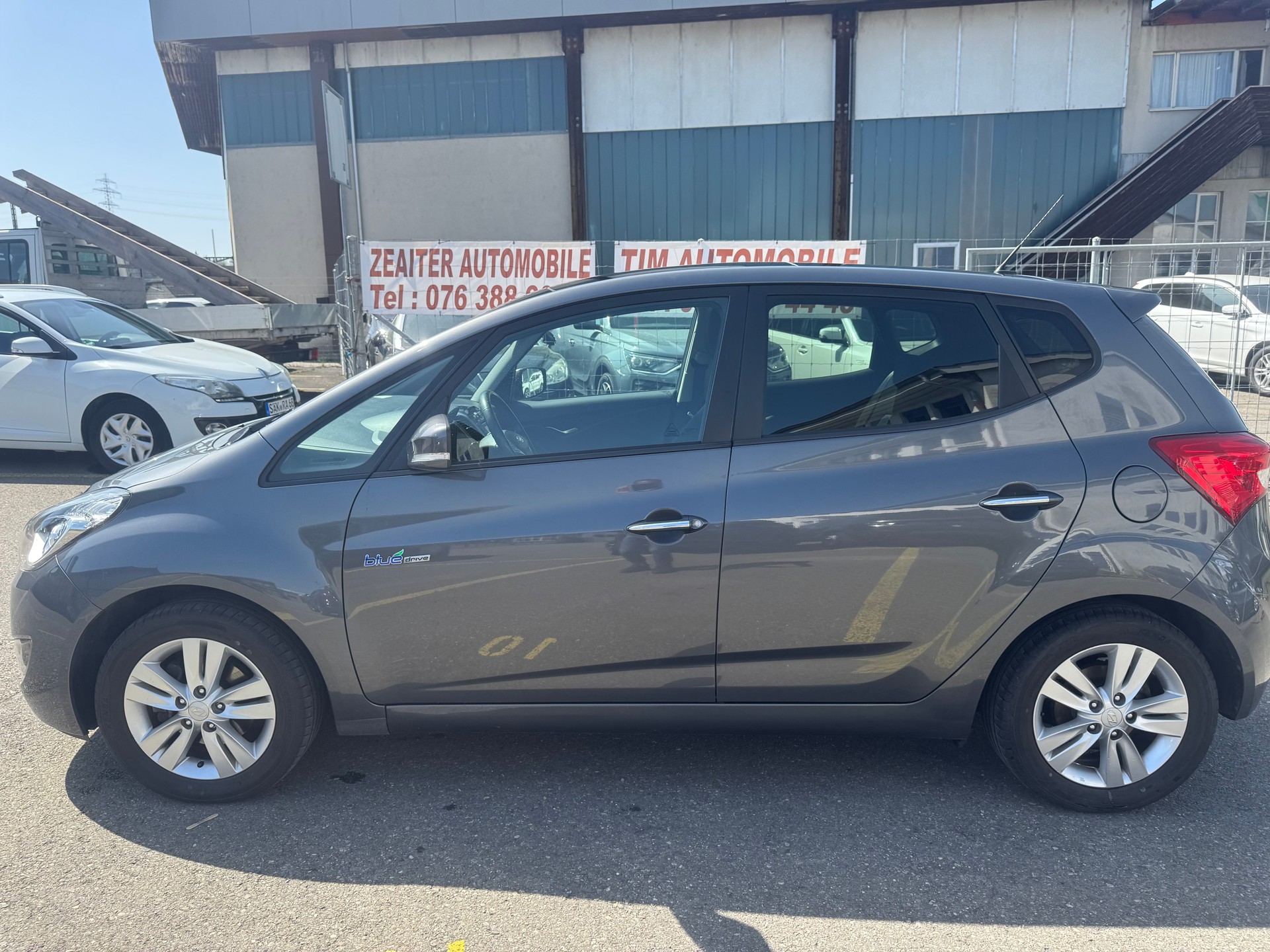 HYUNDAI iX20 1.6 Premium-image-6