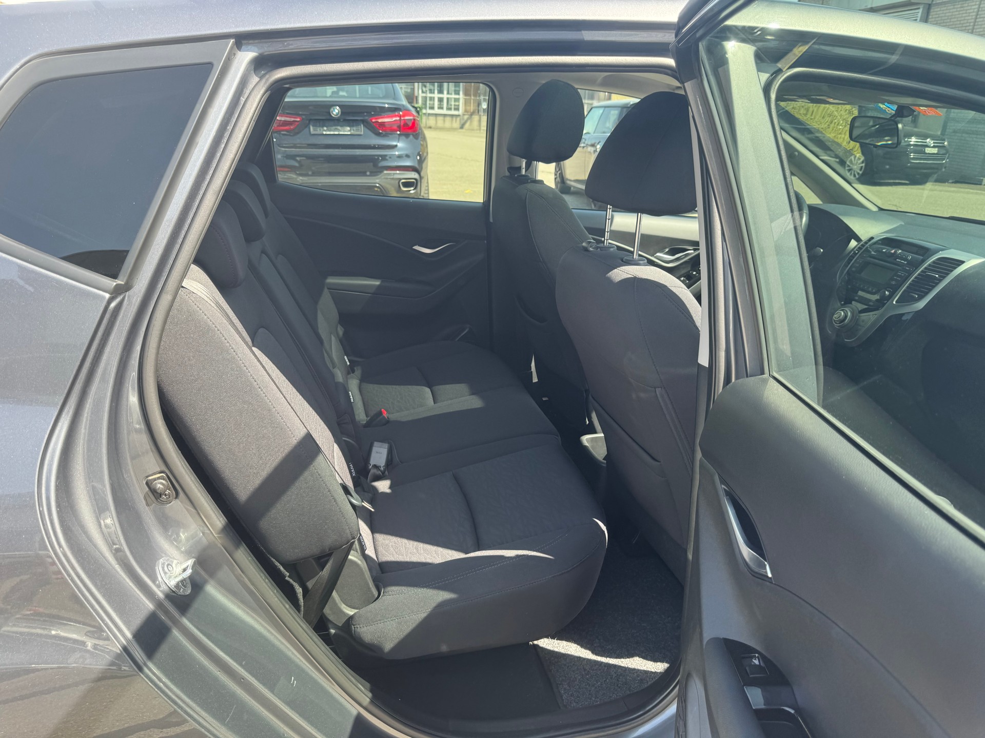 HYUNDAI iX20 1.6 Premium-image-10