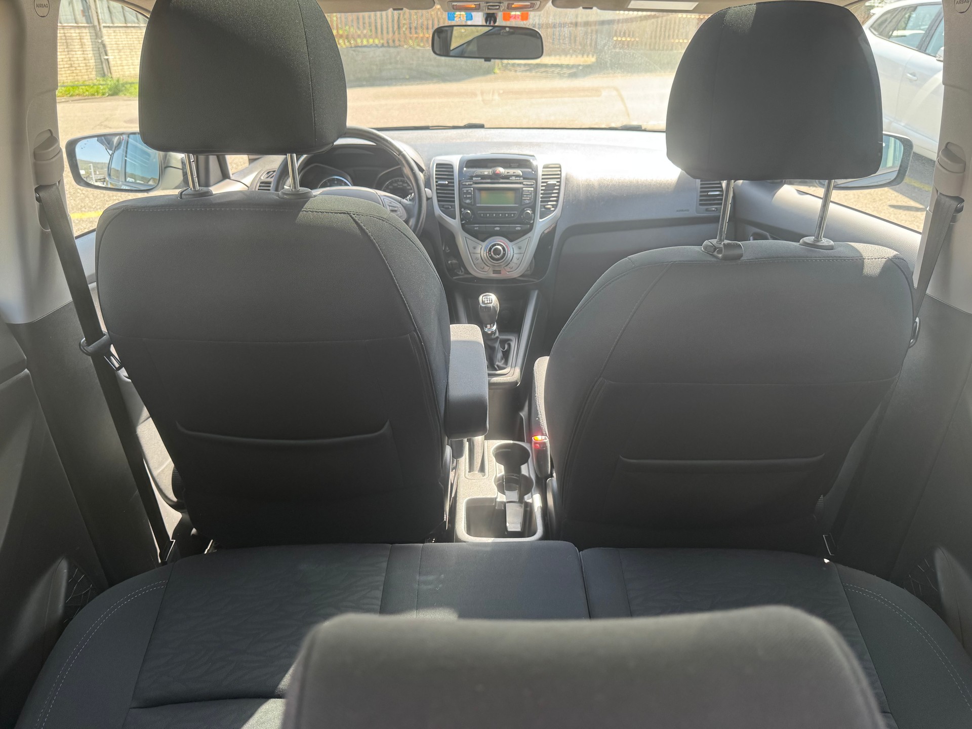 HYUNDAI iX20 1.6 Premium-image-11