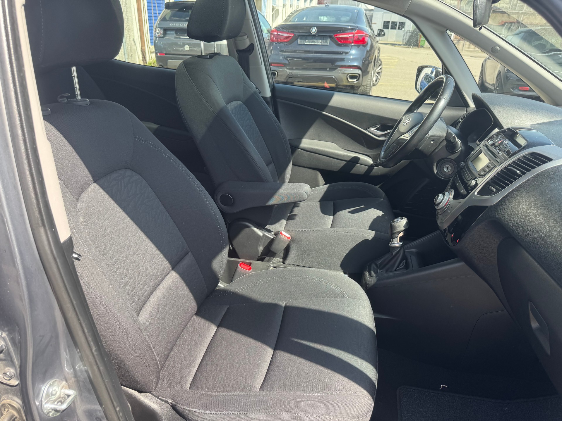 HYUNDAI iX20 1.6 Premium-image-8
