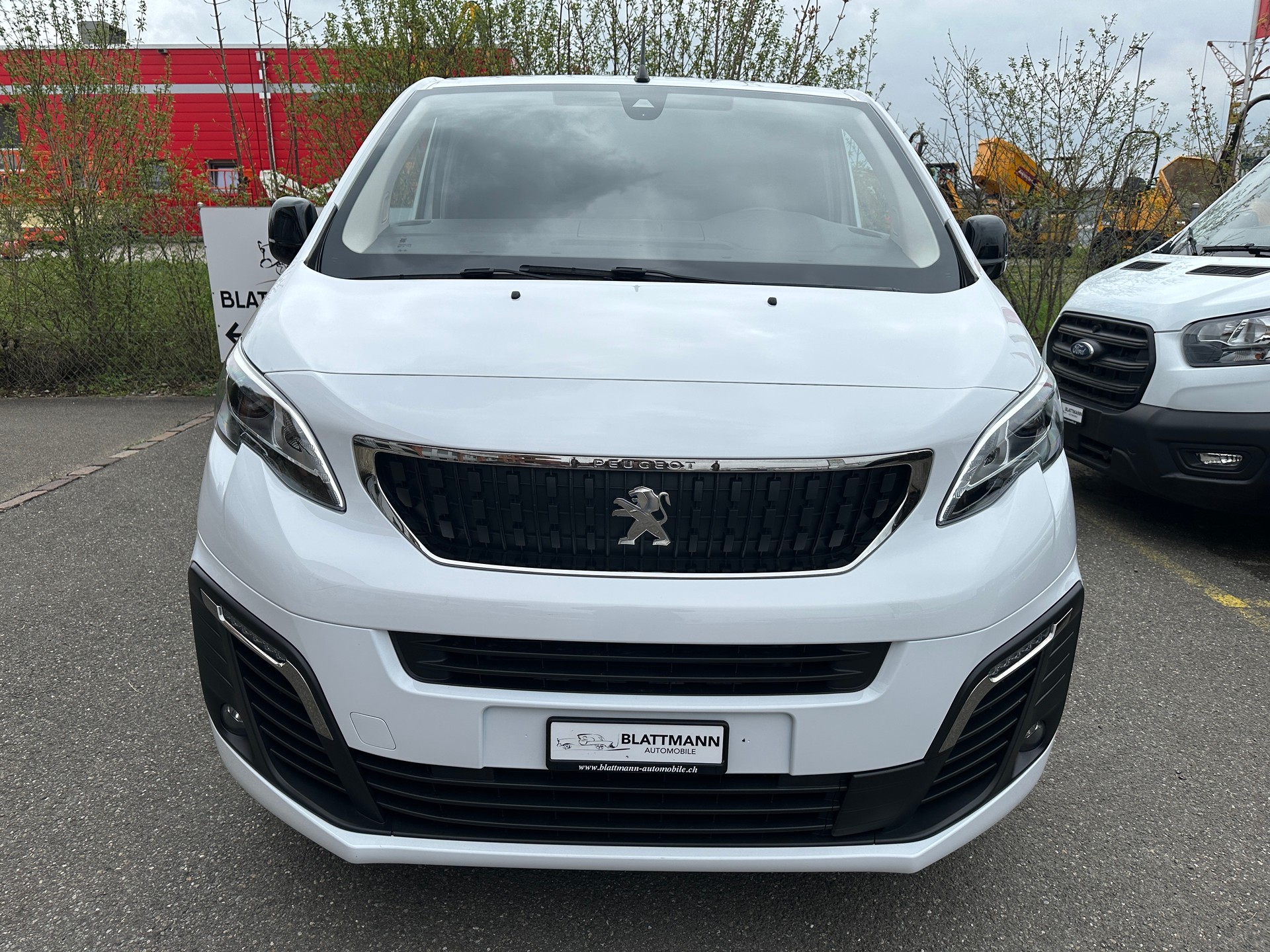 PEUGEOT Expert 2.0 BlueHDi 145 S&S Long EAT8-image-1