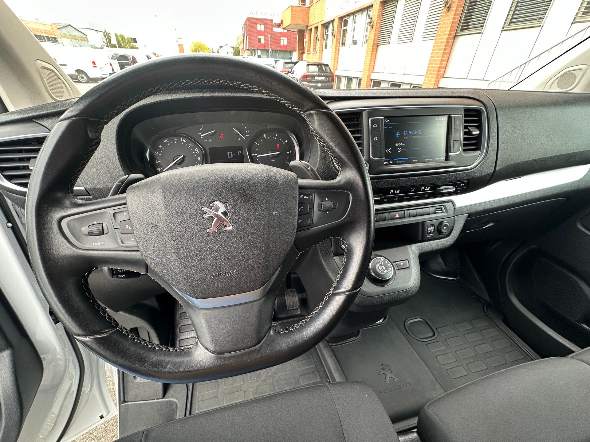 PEUGEOT Expert 2.0 BlueHDi 145 S&S Long EAT8-image-6