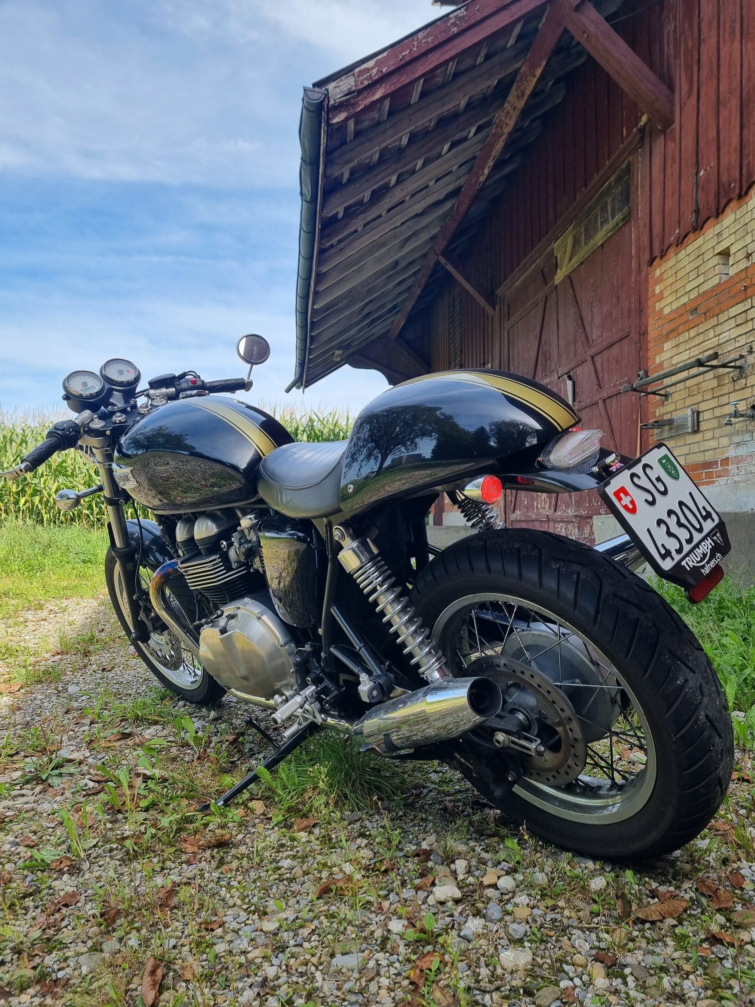 TRIUMPH Thruxton 900 i-image-1