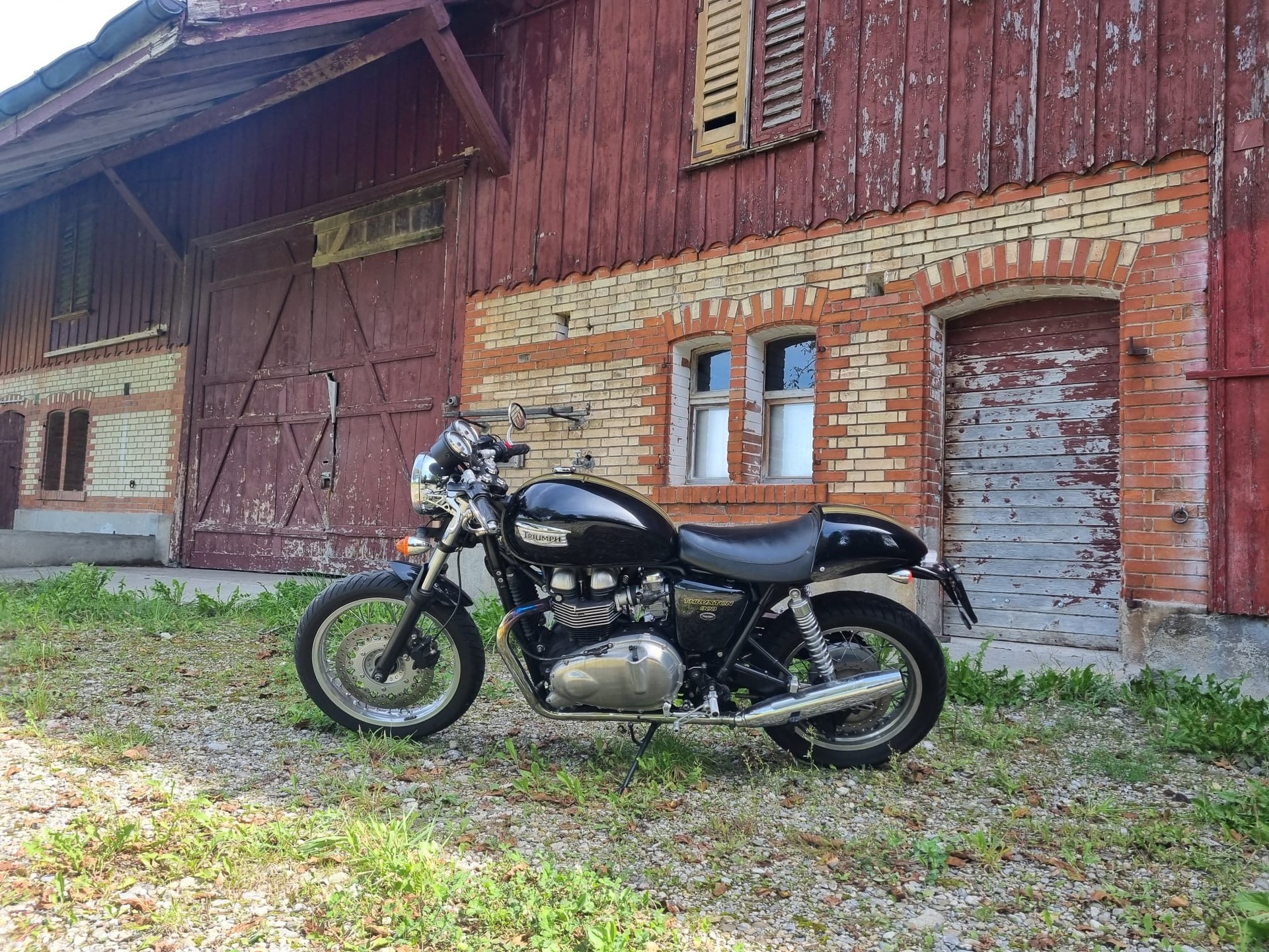 TRIUMPH Thruxton 900 i-image-3