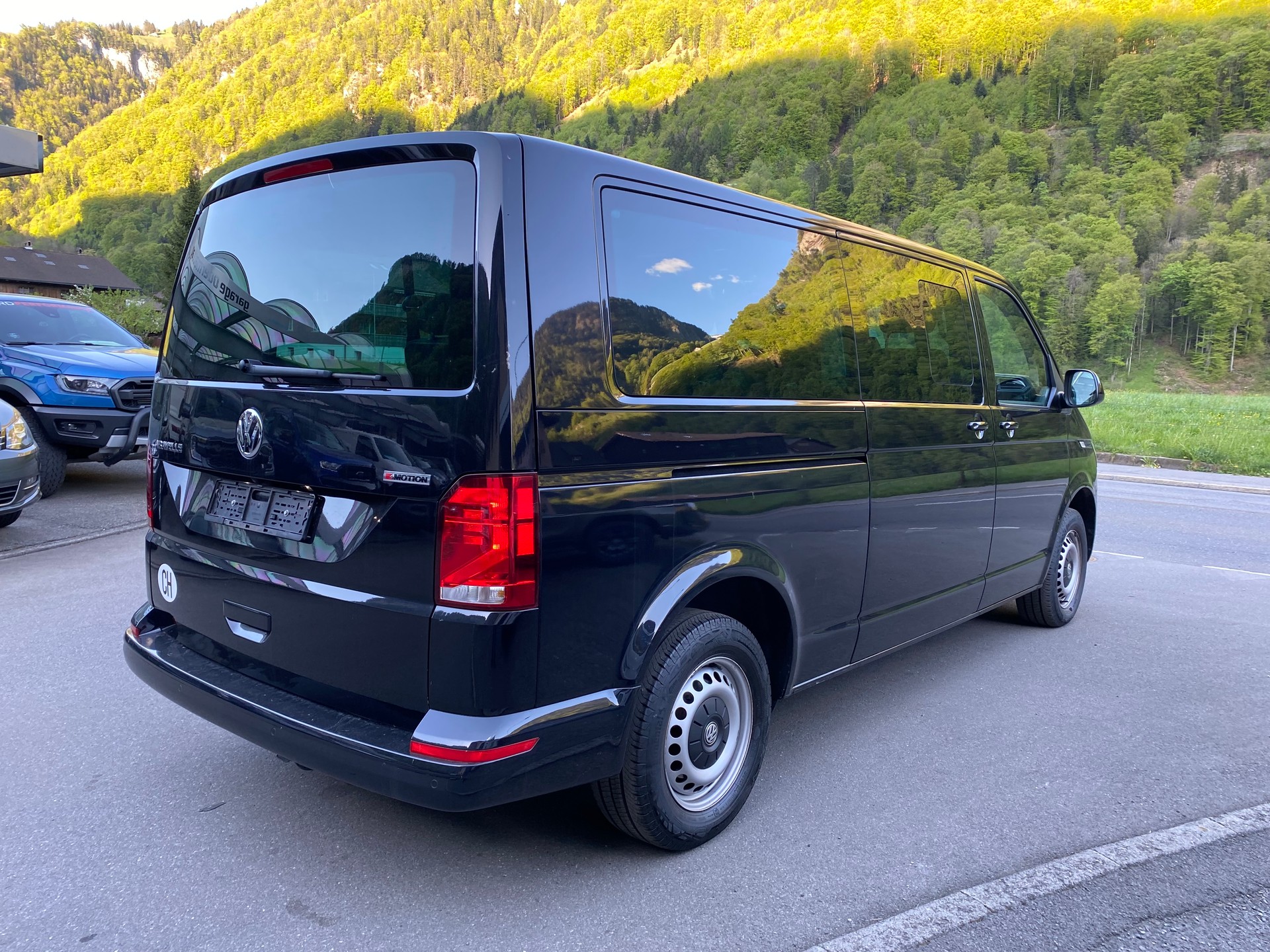 VW T6.1 2.0 TDI 4Motion DSG Caravelle Comfortline-image-10