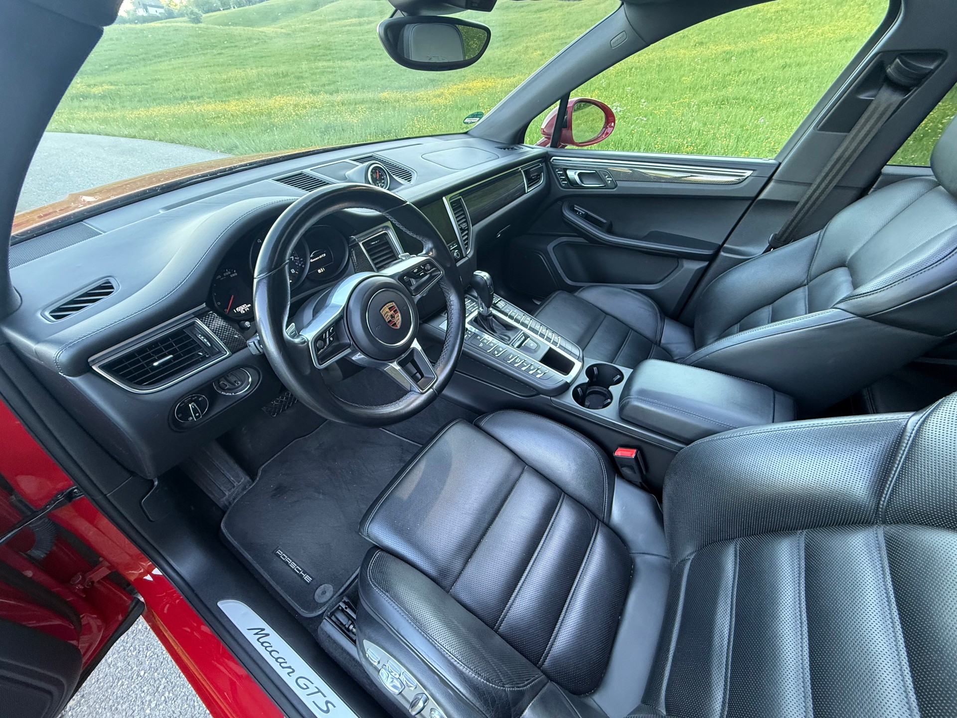 PORSCHE 3.0 V6 GTS-image-5