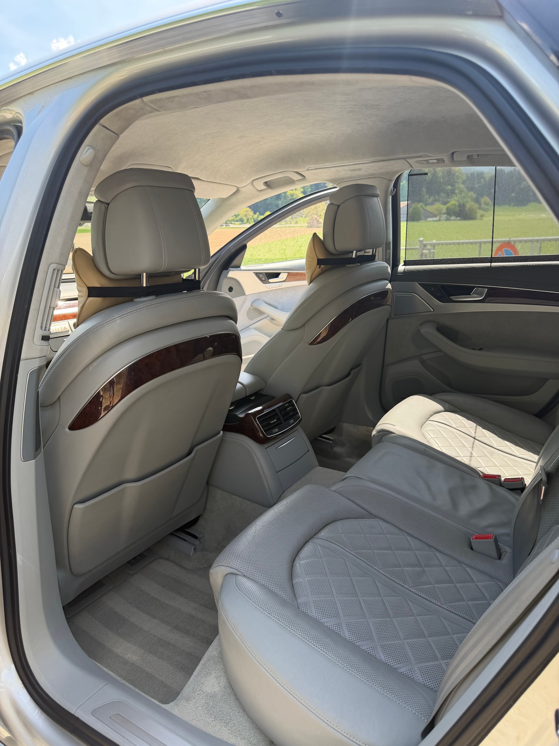 AUDI 4.2 V8 FSI quattro T-Tronic-image-4