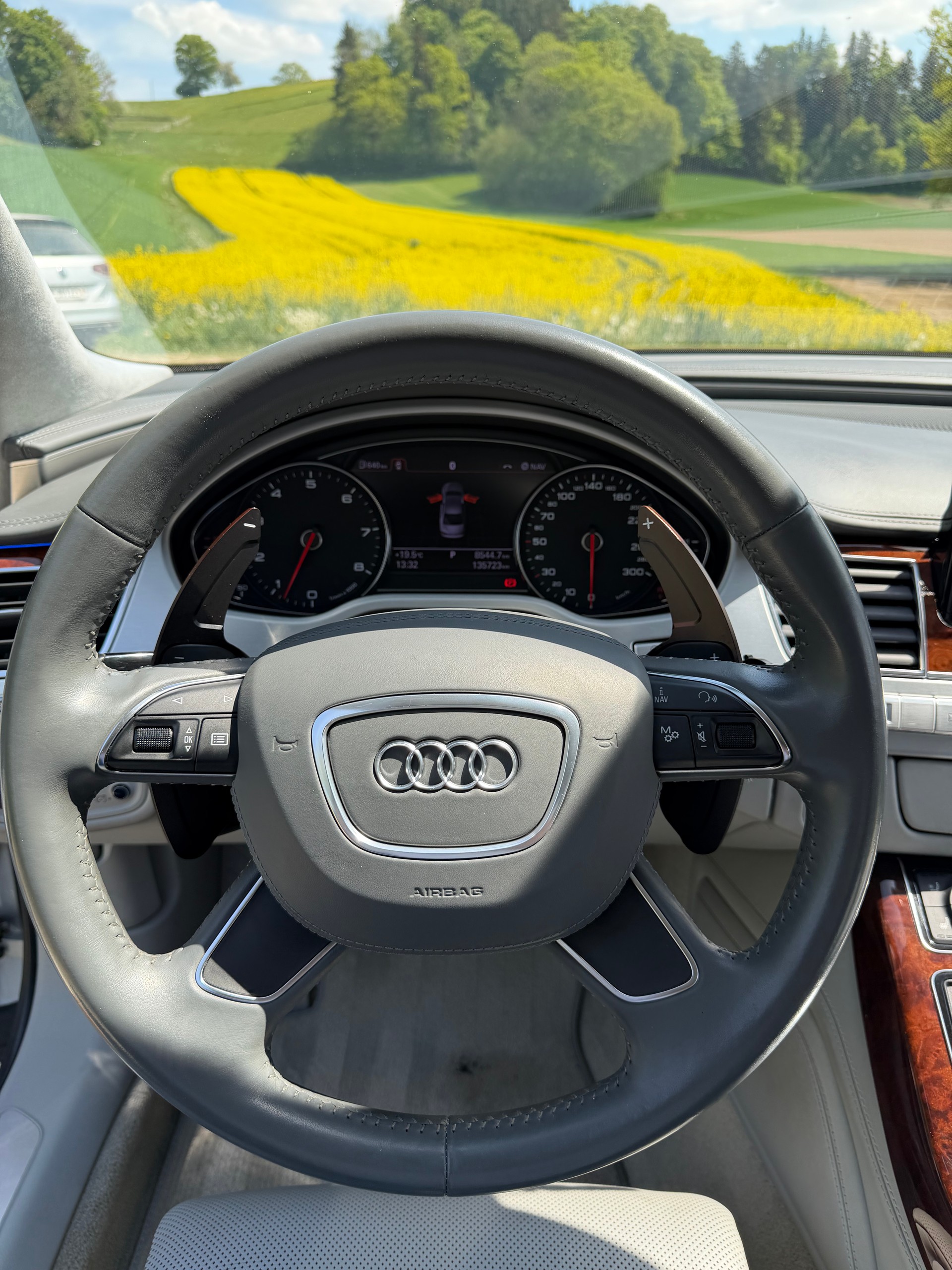 AUDI 4.2 V8 FSI quattro T-Tronic-image-8
