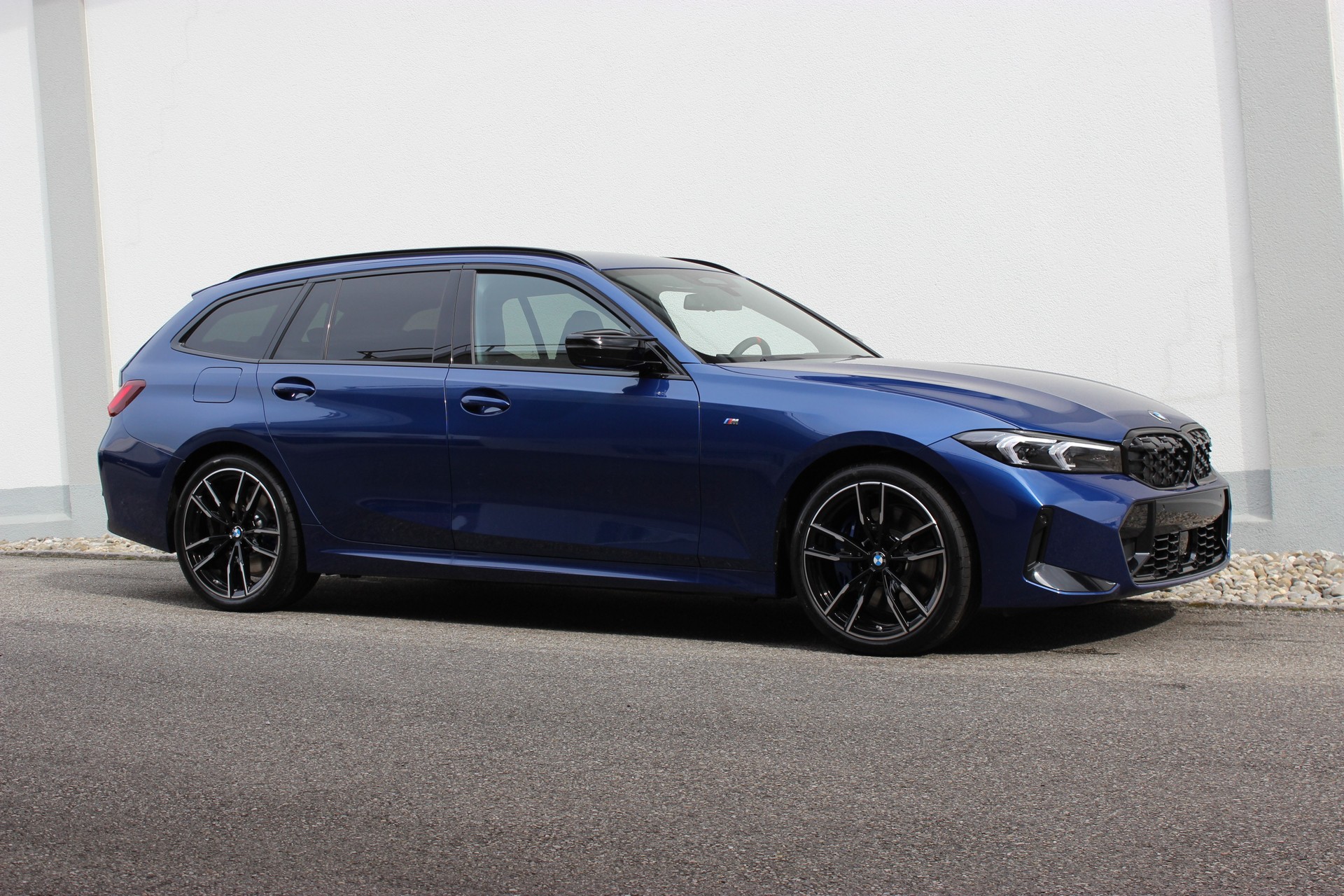 BMW M340i xDrive 48V Touring M Sport Pro Sonderlackierung LE MANS BLAU *1.9%-LEASINGAKTION* 🏖️JULI-ANGEBOT🏖️-image-4