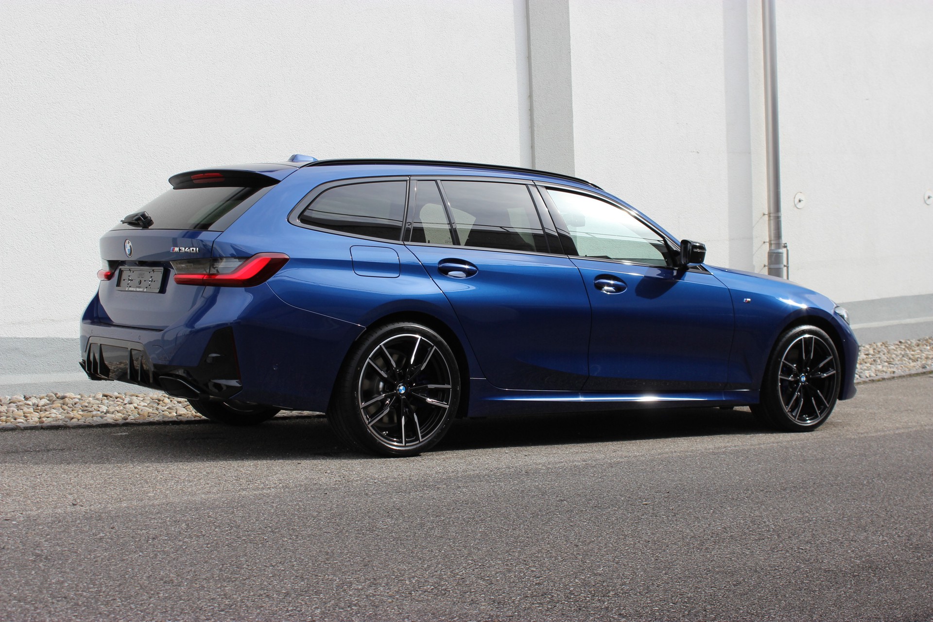 BMW M340i xDrive 48V Touring M Sport Pro Sonderlackierung LE MANS BLAU *1.9%-LEASINGAKTION* 🏖️JULI-ANGEBOT🏖️-image-2
