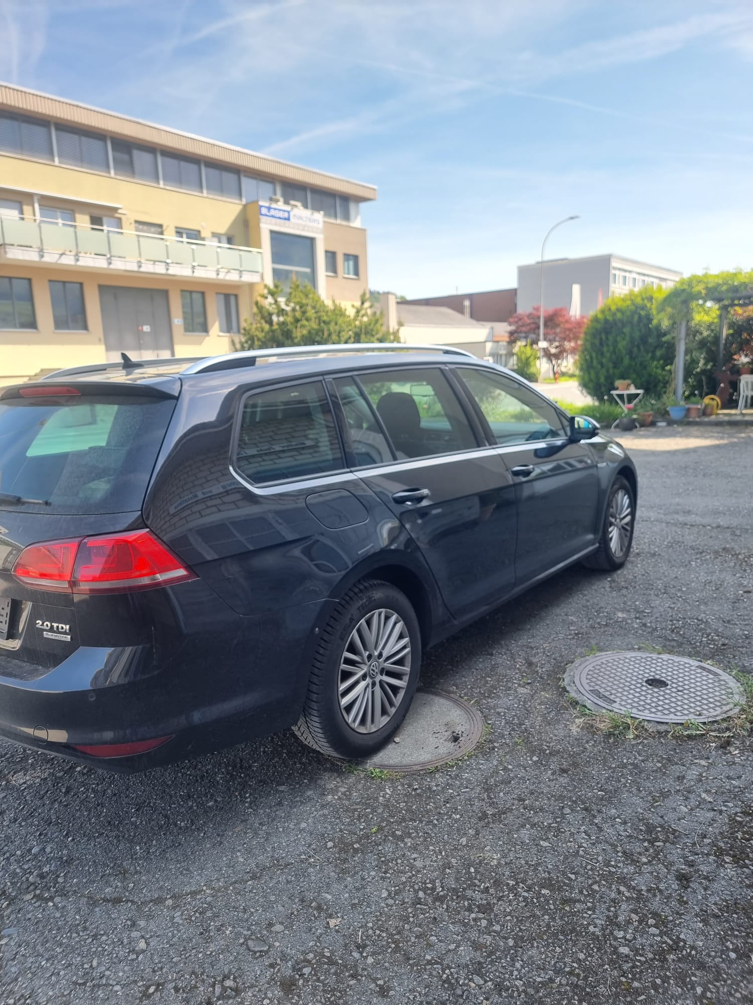 VW Golf Variant 2.0 TDI Comfortline DSG-image-5
